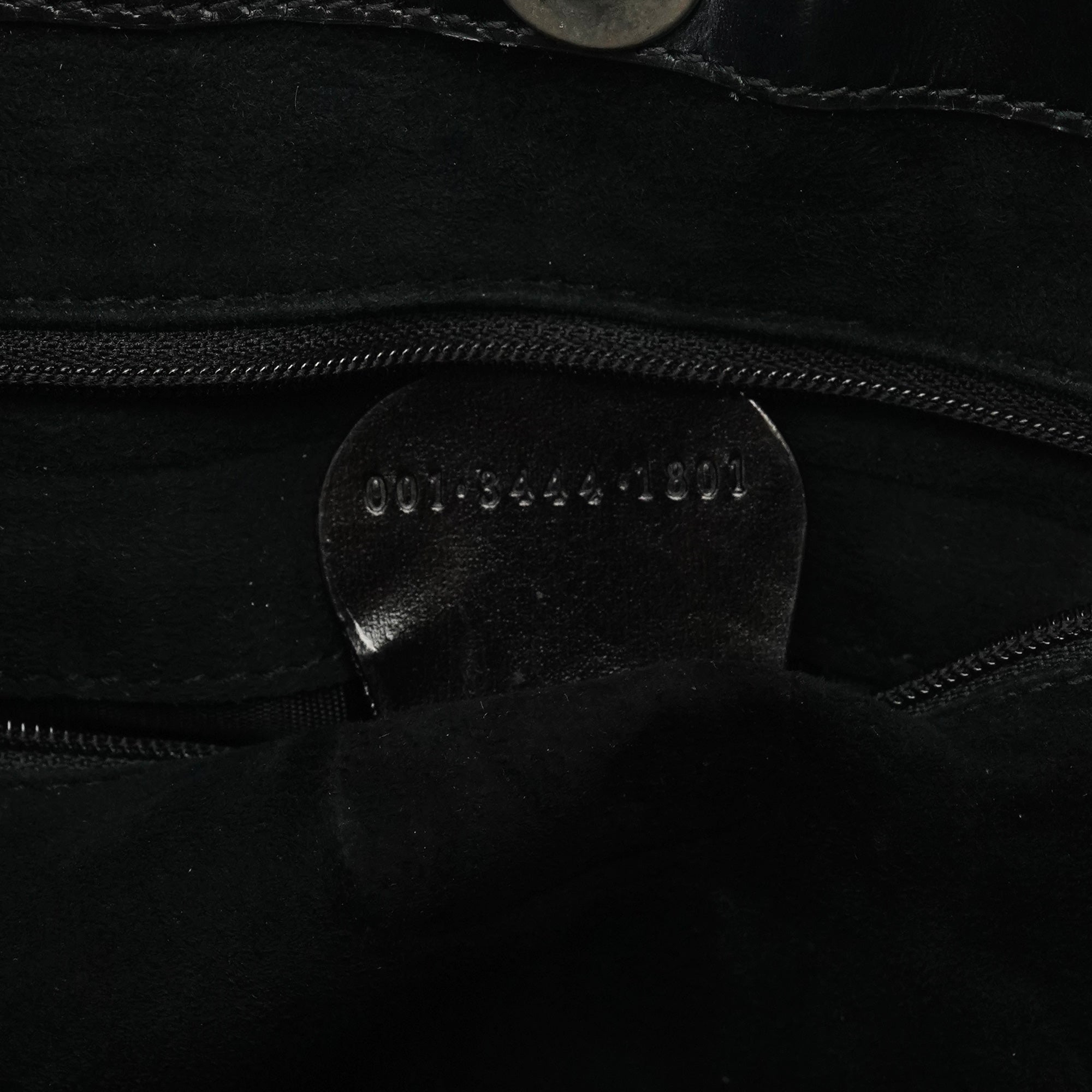 Gucci 1997 Borsa a spalla in camoscio antracite con finiture in resina