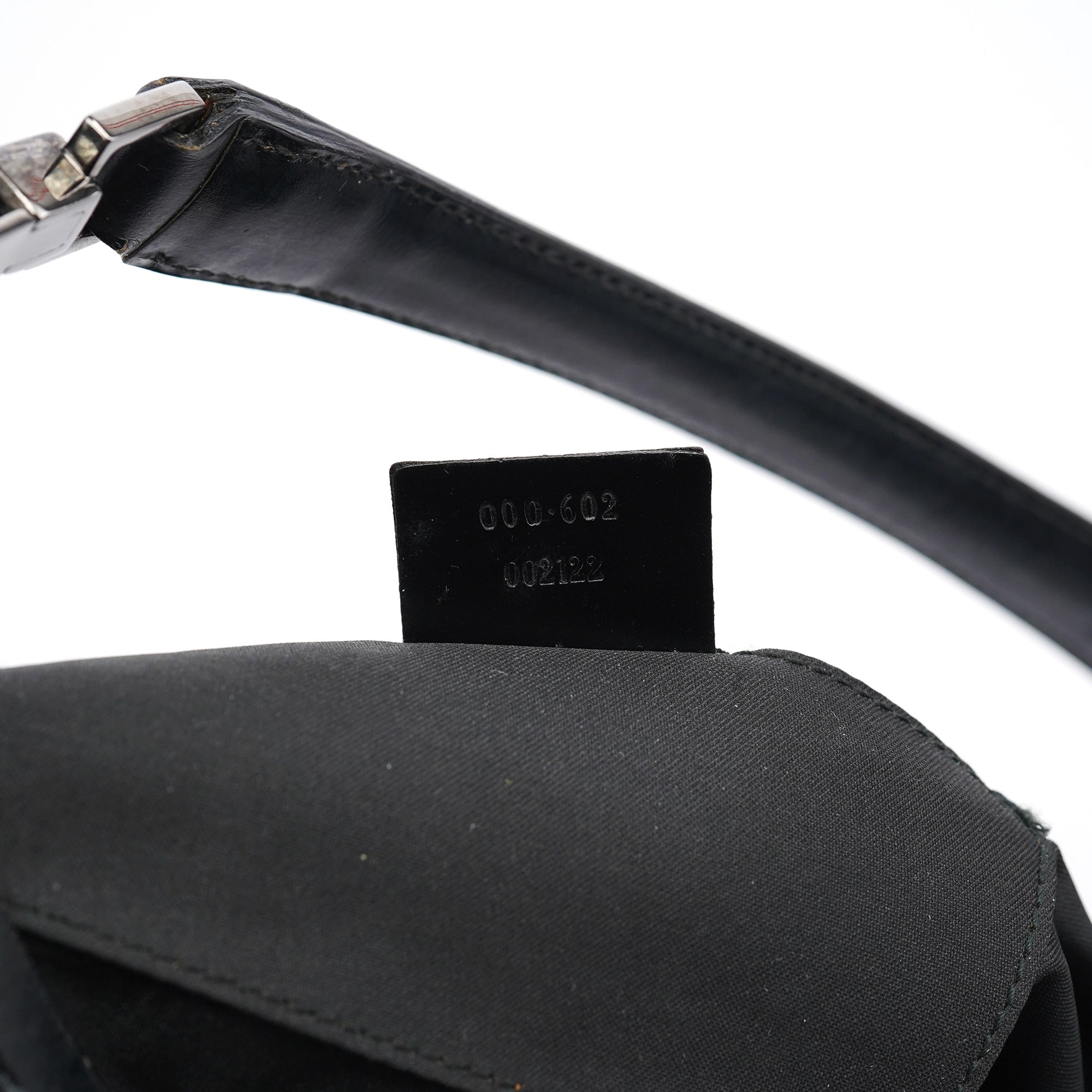 Gucci 1997 Sac porté épaule en daim GG noir