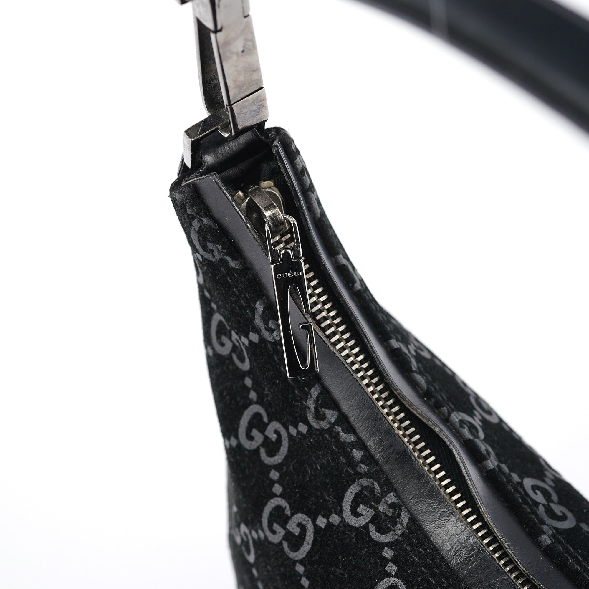 Gucci 1997 Sac porté épaule en daim GG noir