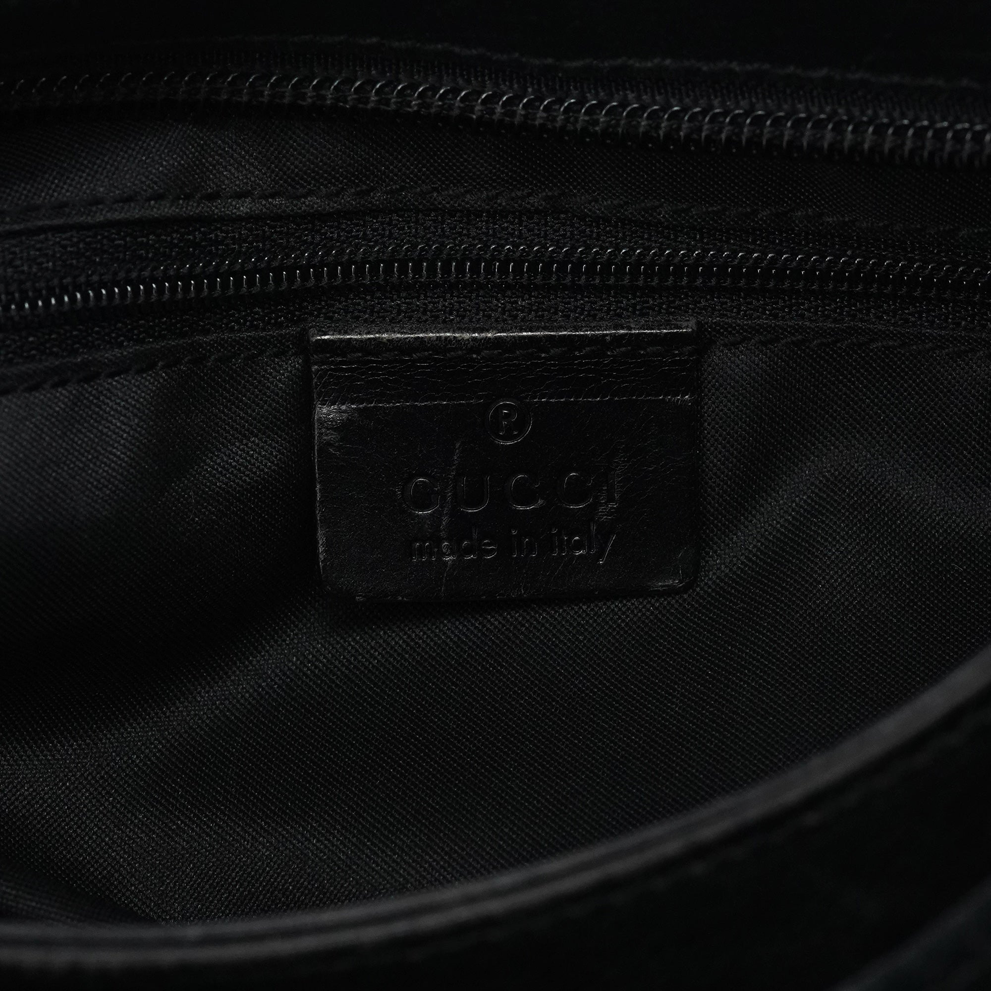 Gucci 1997 Sac porté épaule en daim GG noir