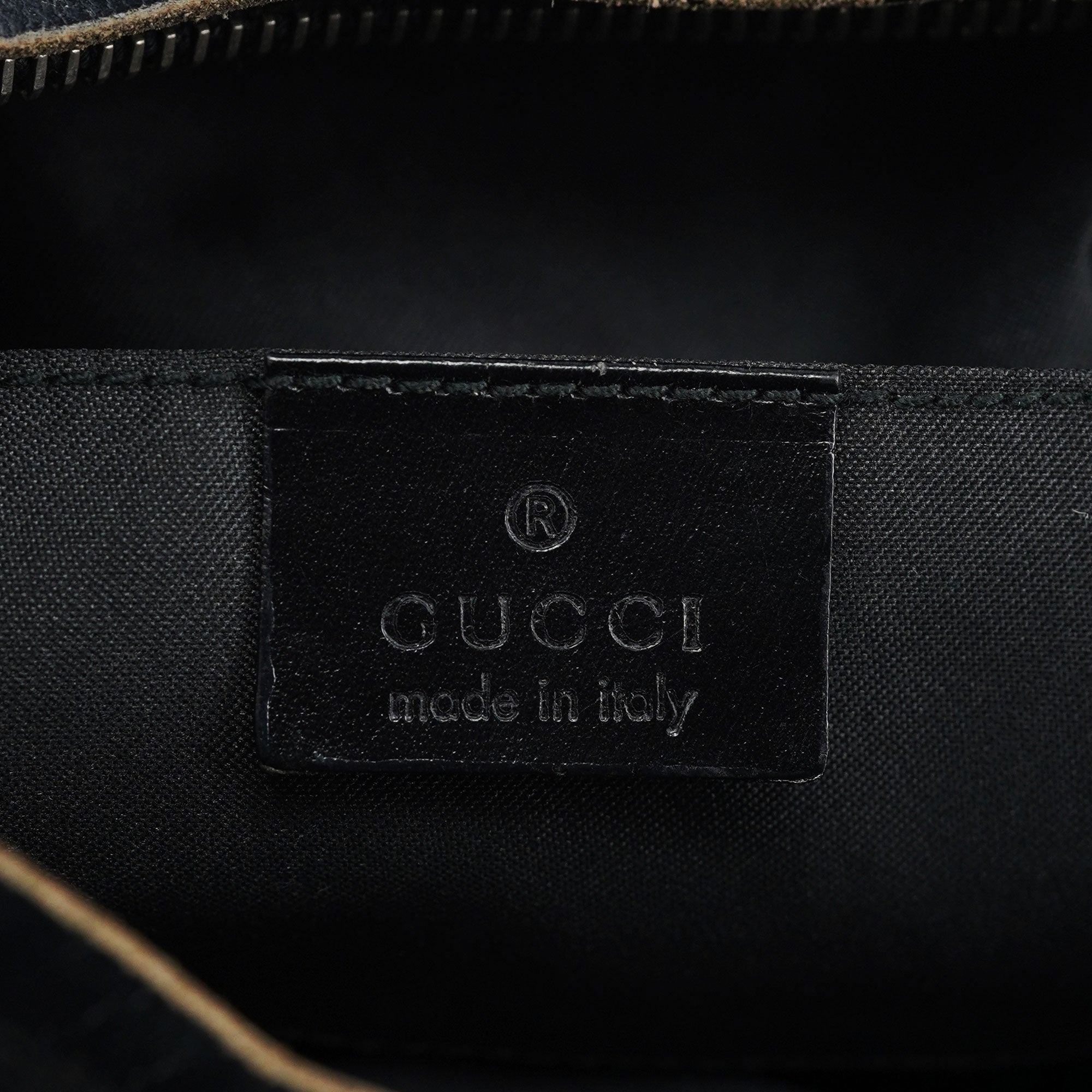 Gucci 1997 Sac porté épaule en daim GG noir