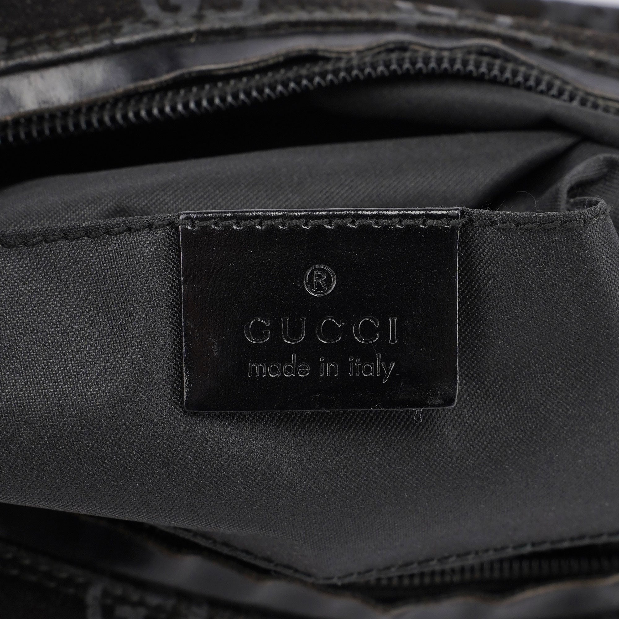 Gucci 1997 Schultertasche aus schwarzem GG Veloursleder
