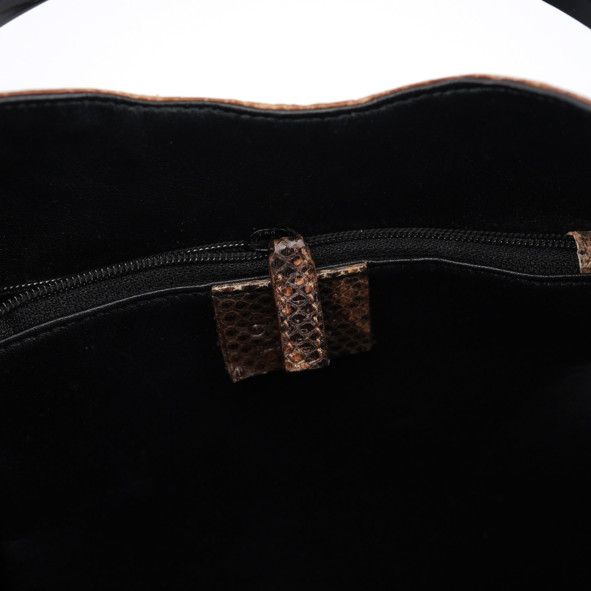 Gucci 1999 Beige Lizard Leather Loop Shoulder Bag