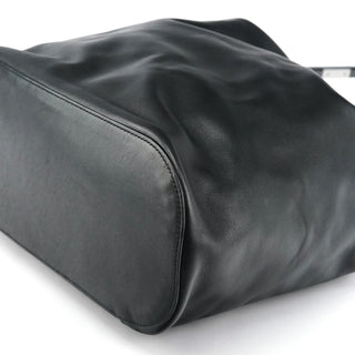 Gucci 1999 Black Calfskin Loop Shoulder Bag