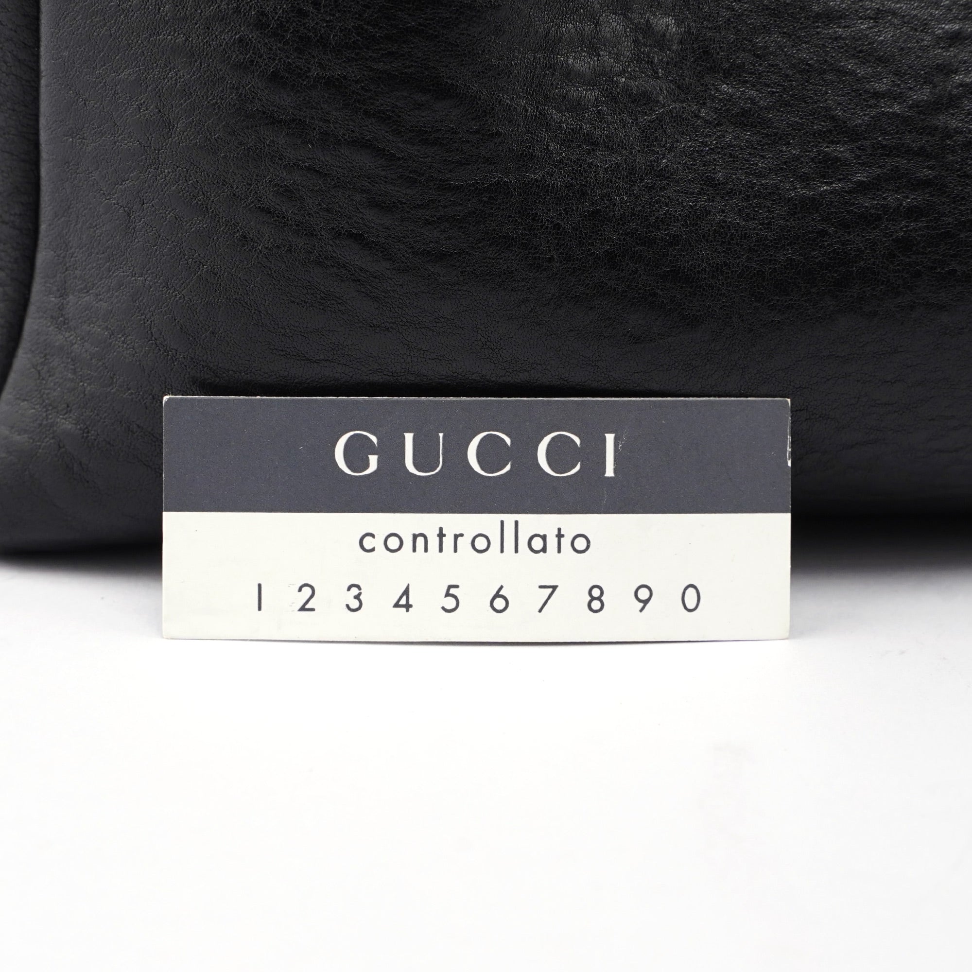 Gucci 2002 Sac défilé en cuir noir à poignées en bois