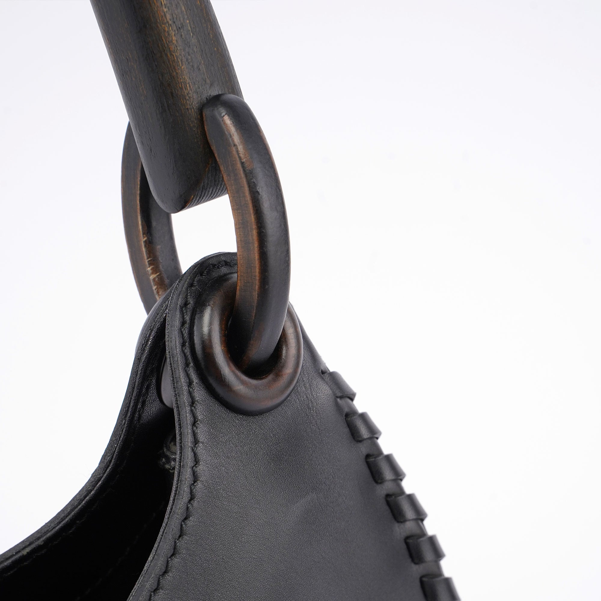 Gucci 2002 Vitello Schultertasche mit Holzhenkel aus schwarzem Kalbsleder