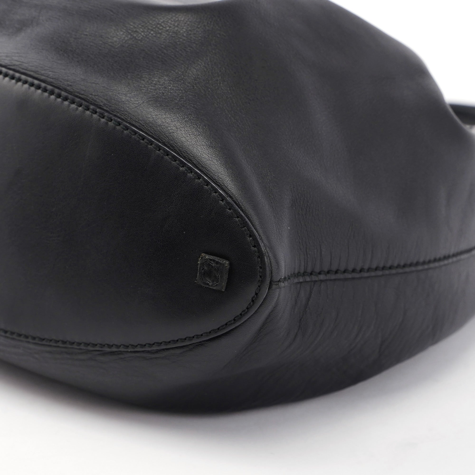 Gucci 2003 Sac porté épaule en cuir de veau noir