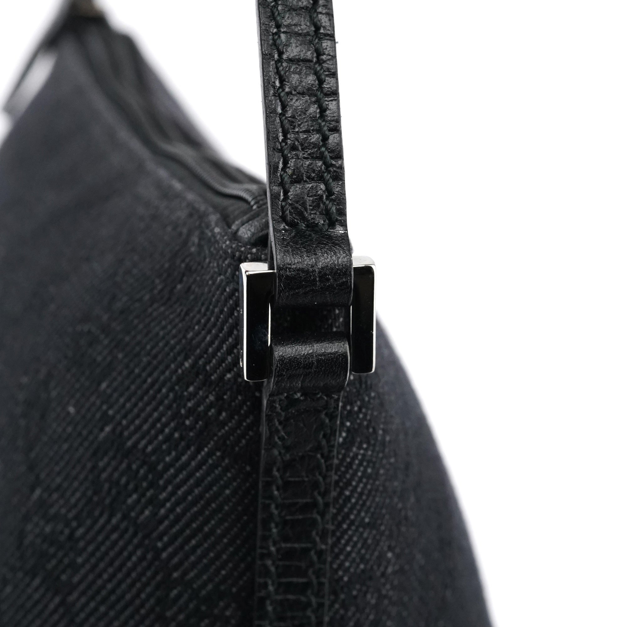 Gucci 250001 Anthracite Denim GG Boat Pochette