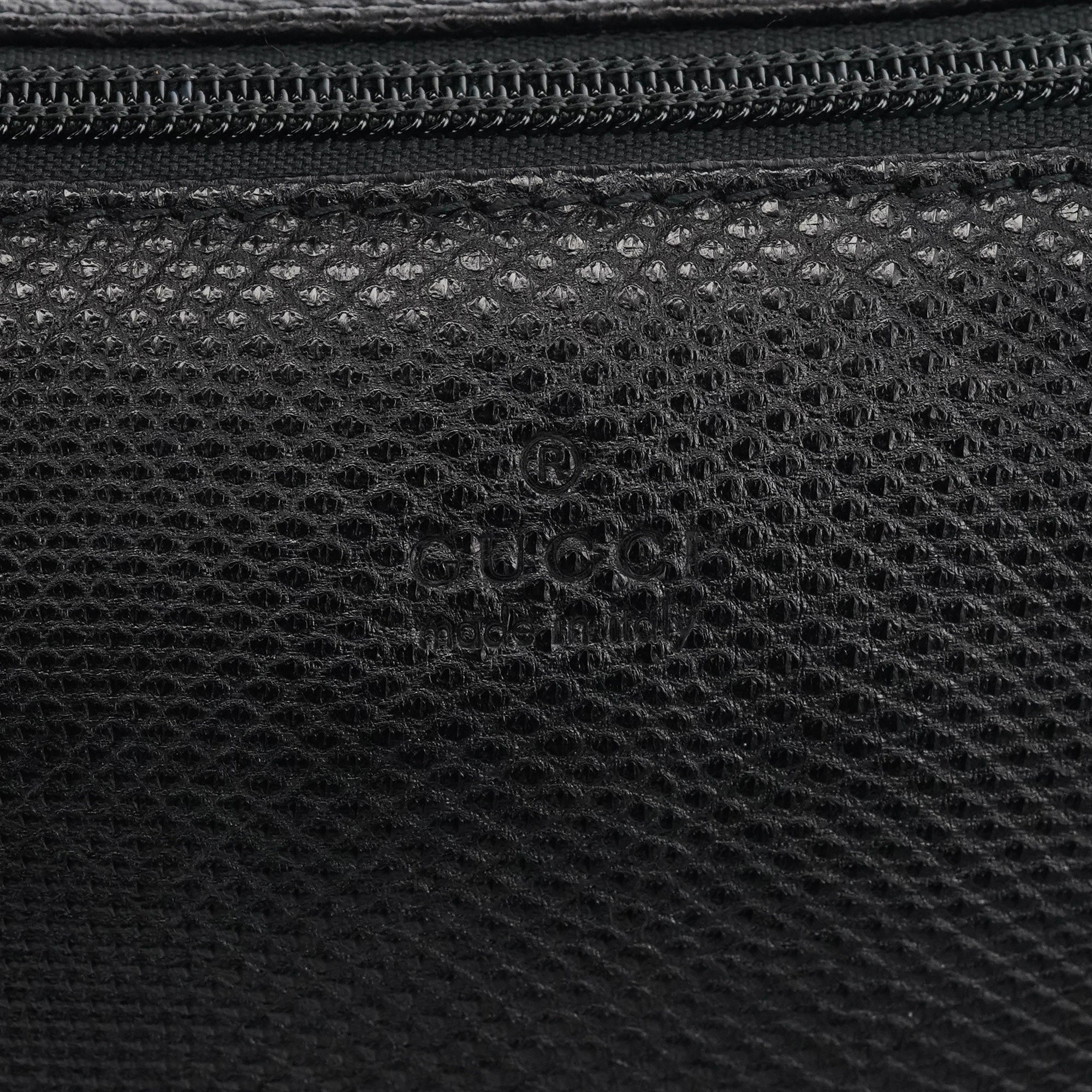 Gucci 250001 Black Lizard Embossed Boat Pochette