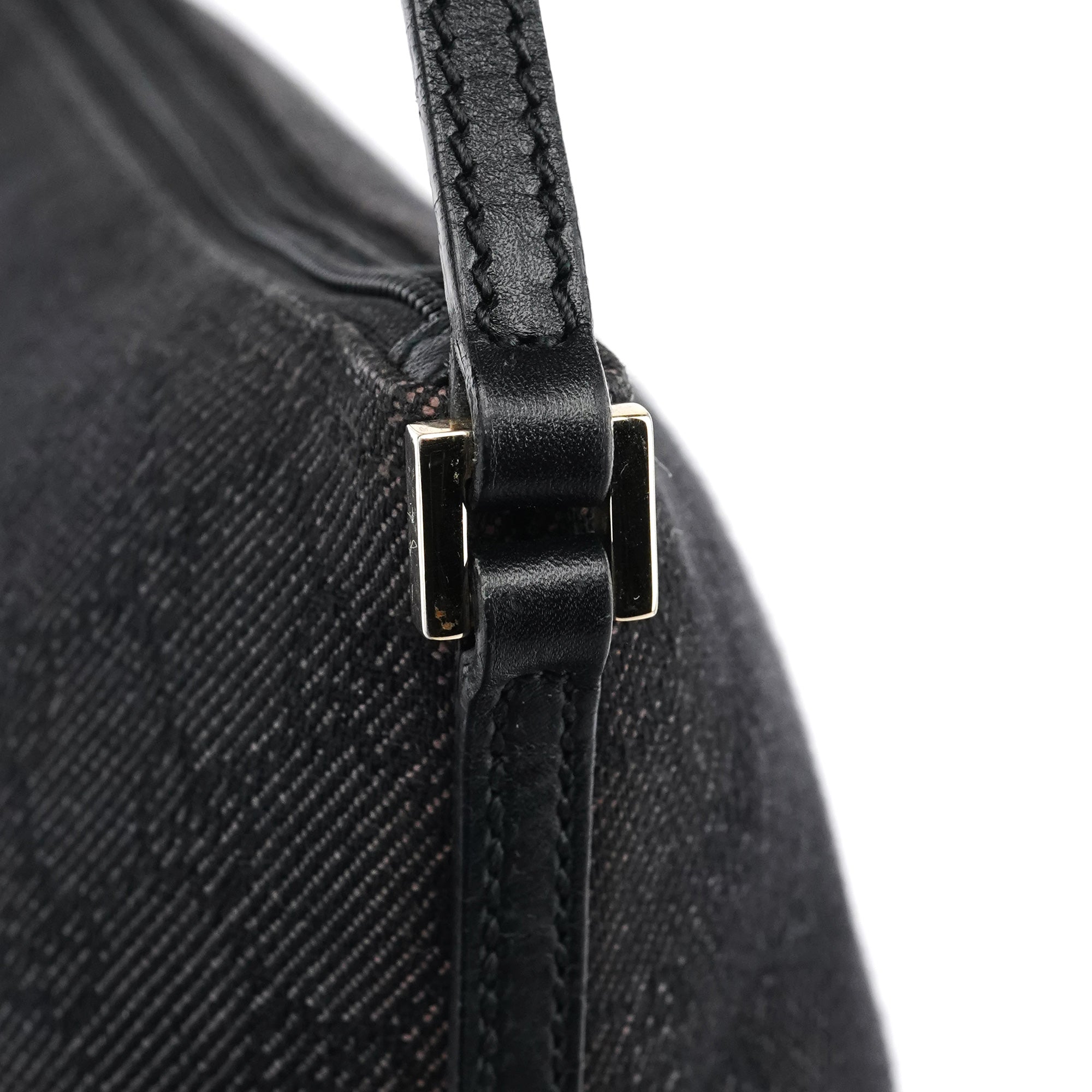 Gucci 257300 Anthracite Denim GG Boat Pochette