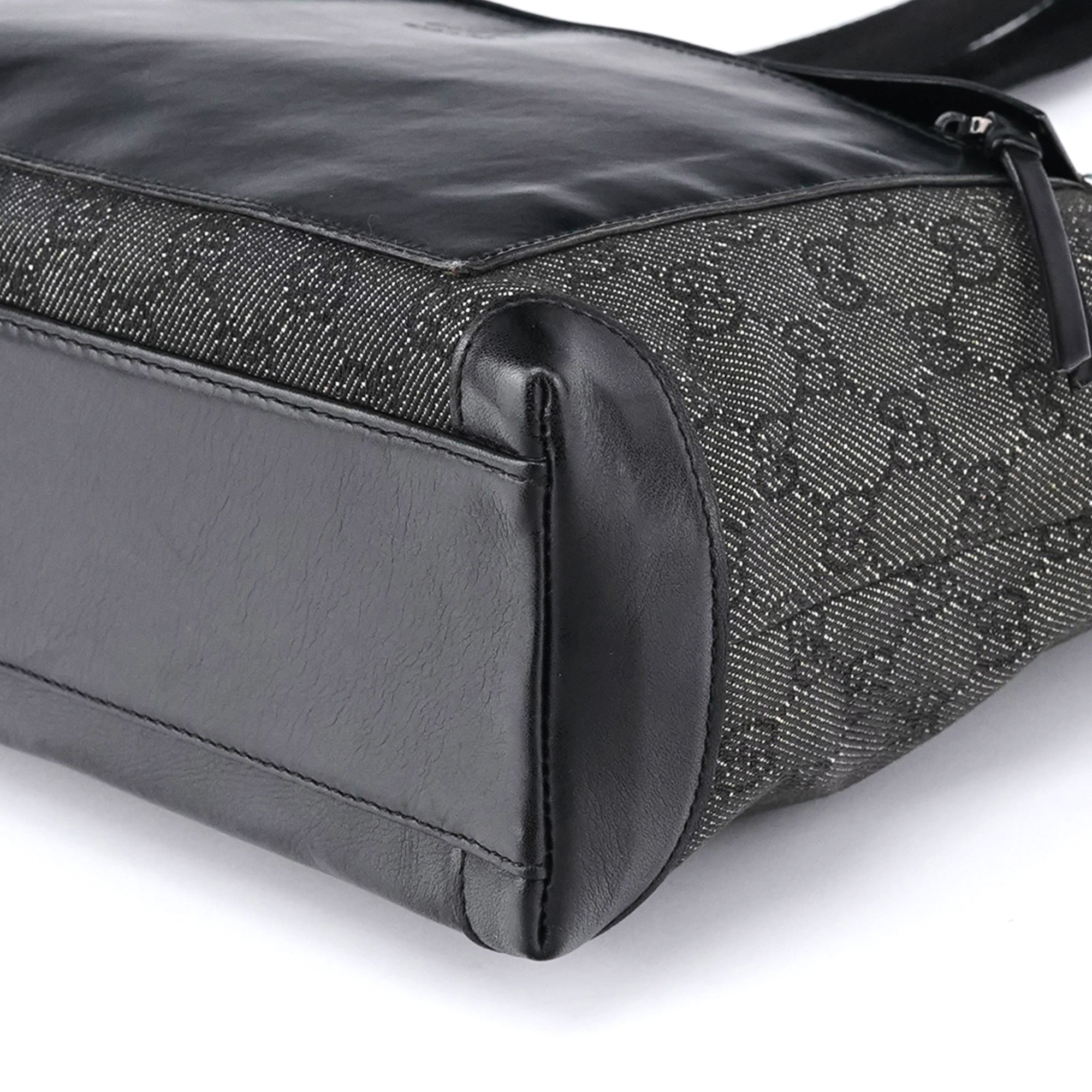 Gucci 34339 Sac cabas GG en denim anthracite