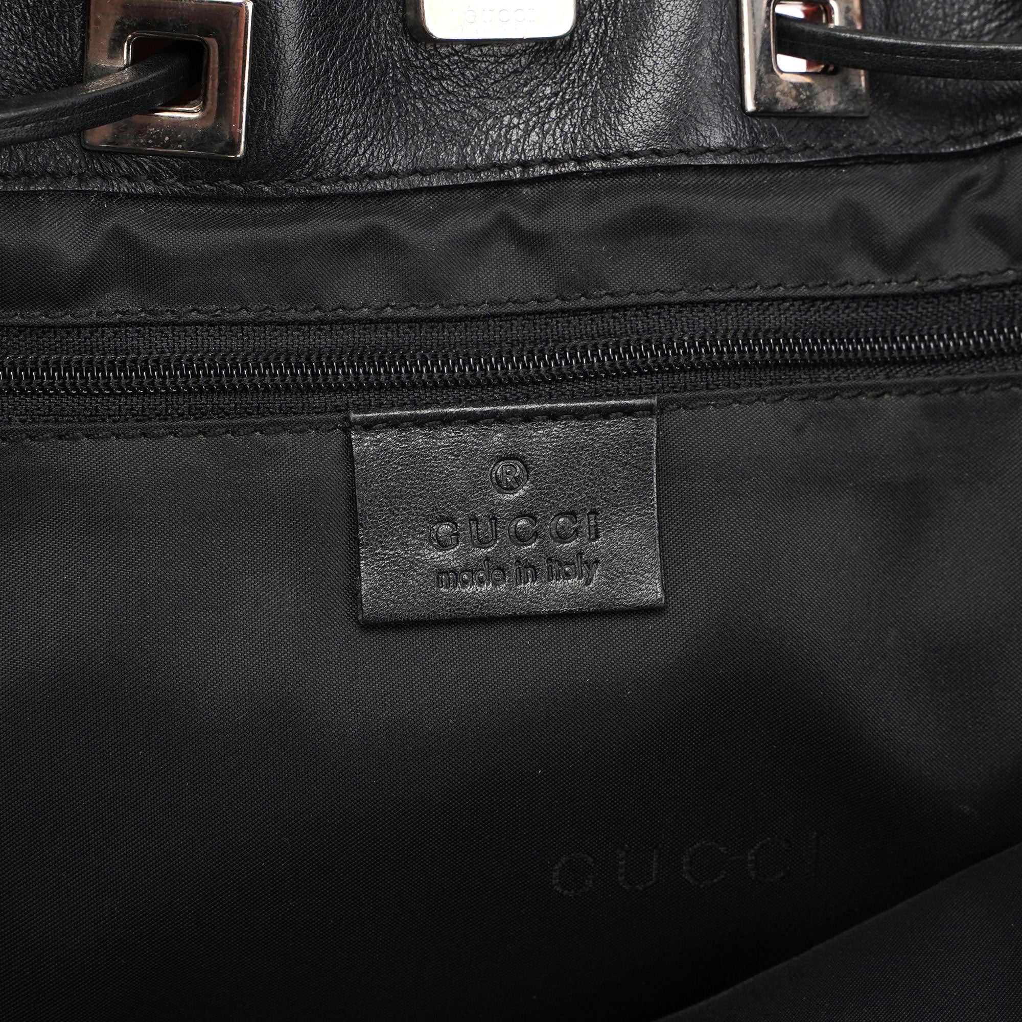 Gucci 5338. Gucci Black Calfskin Drawstring Chain Tote