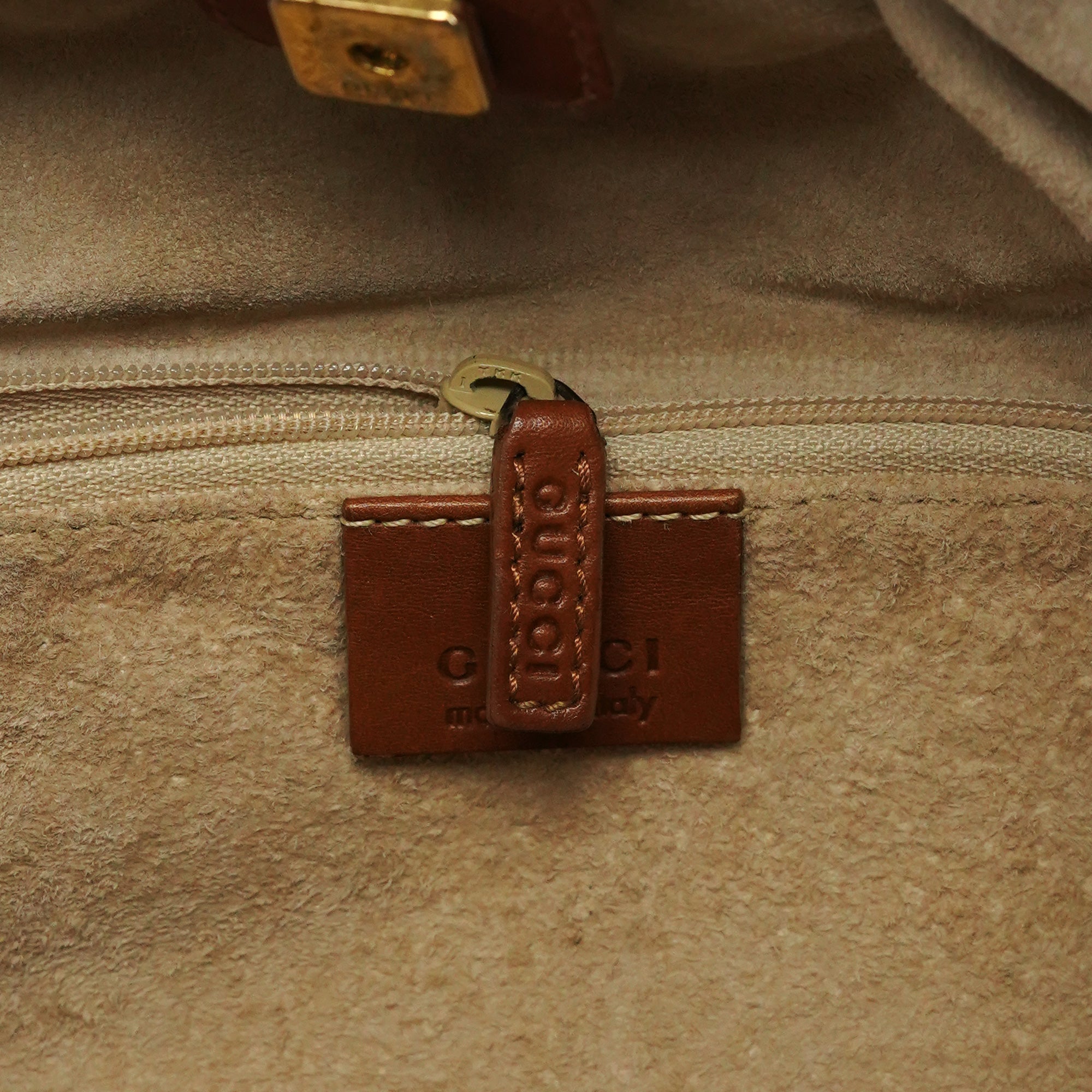 Gucci 76554 Sac à main froncé en daim beige