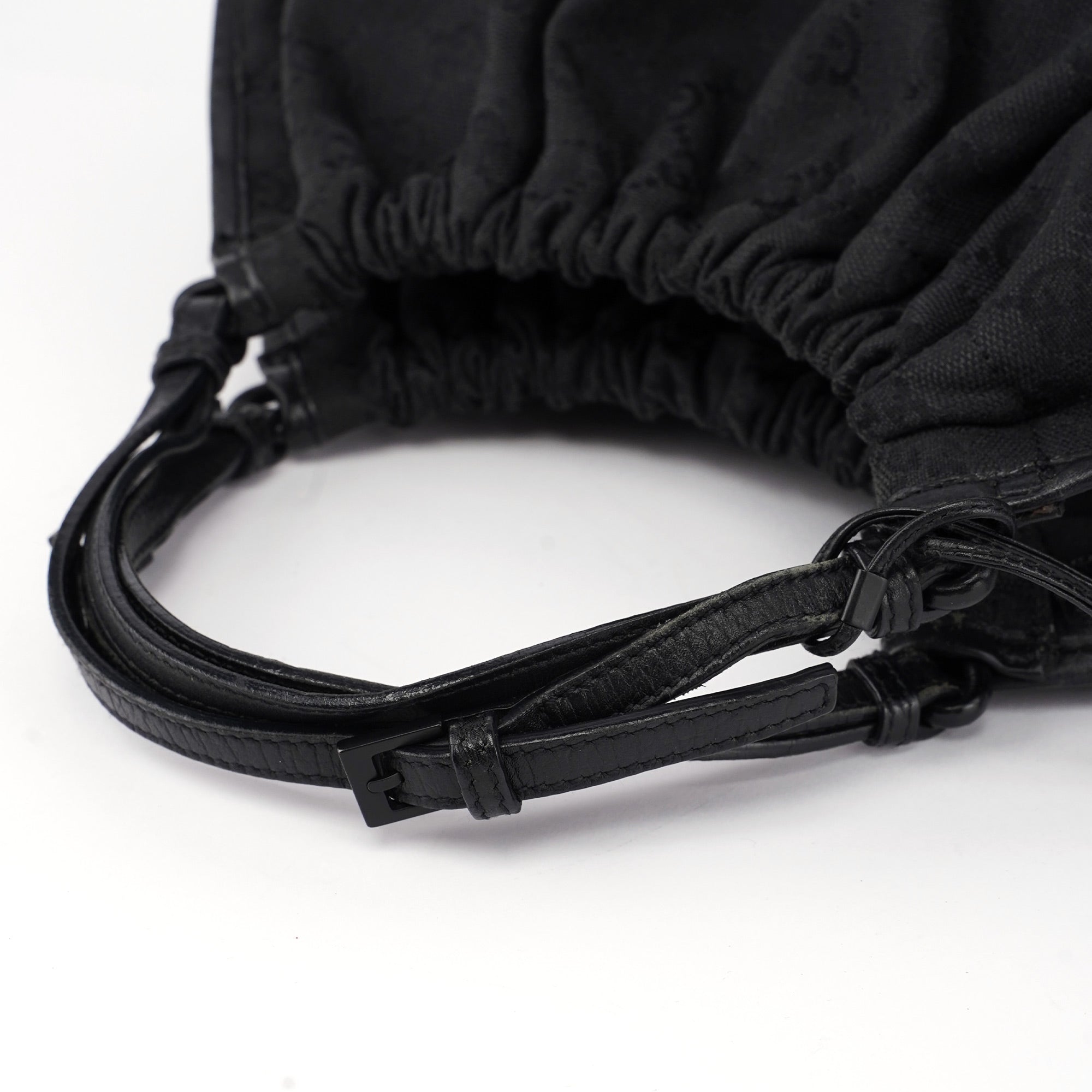 Gucci 76554 Henkeltasche aus schwarzem GG Canvas