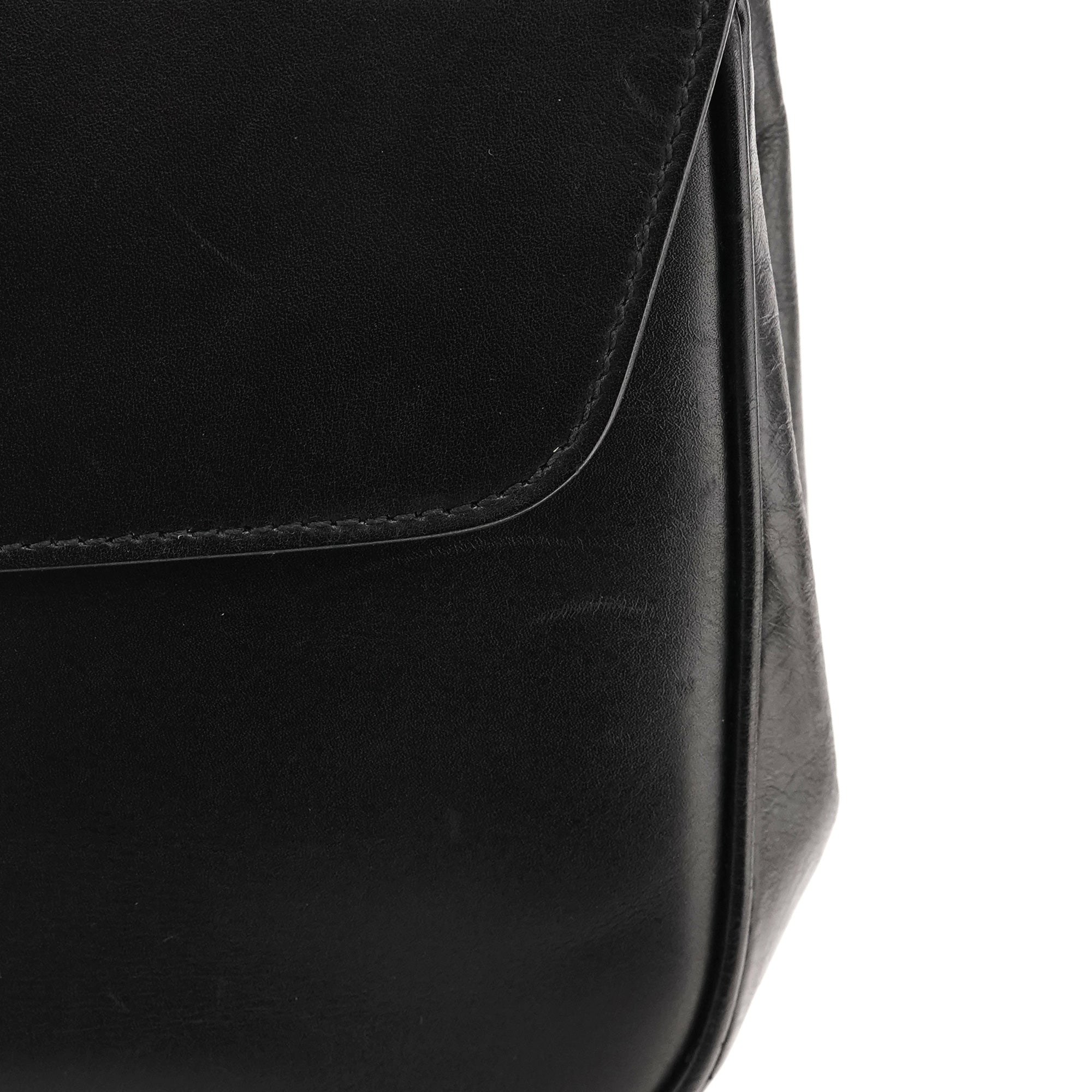 Gucci 90643 Sac porté épaule Turnlock en cuir noir