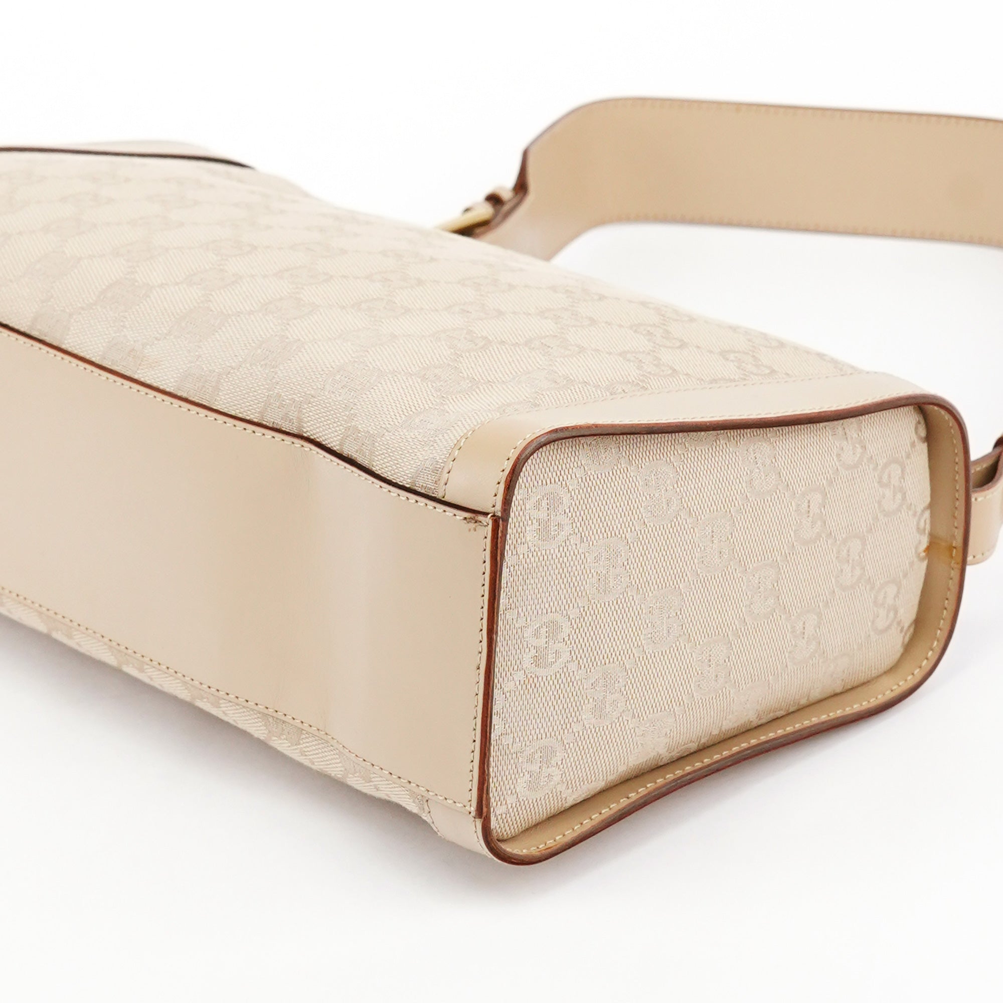 Gucci 92706 Beige GG Canvas Shoulder Bag