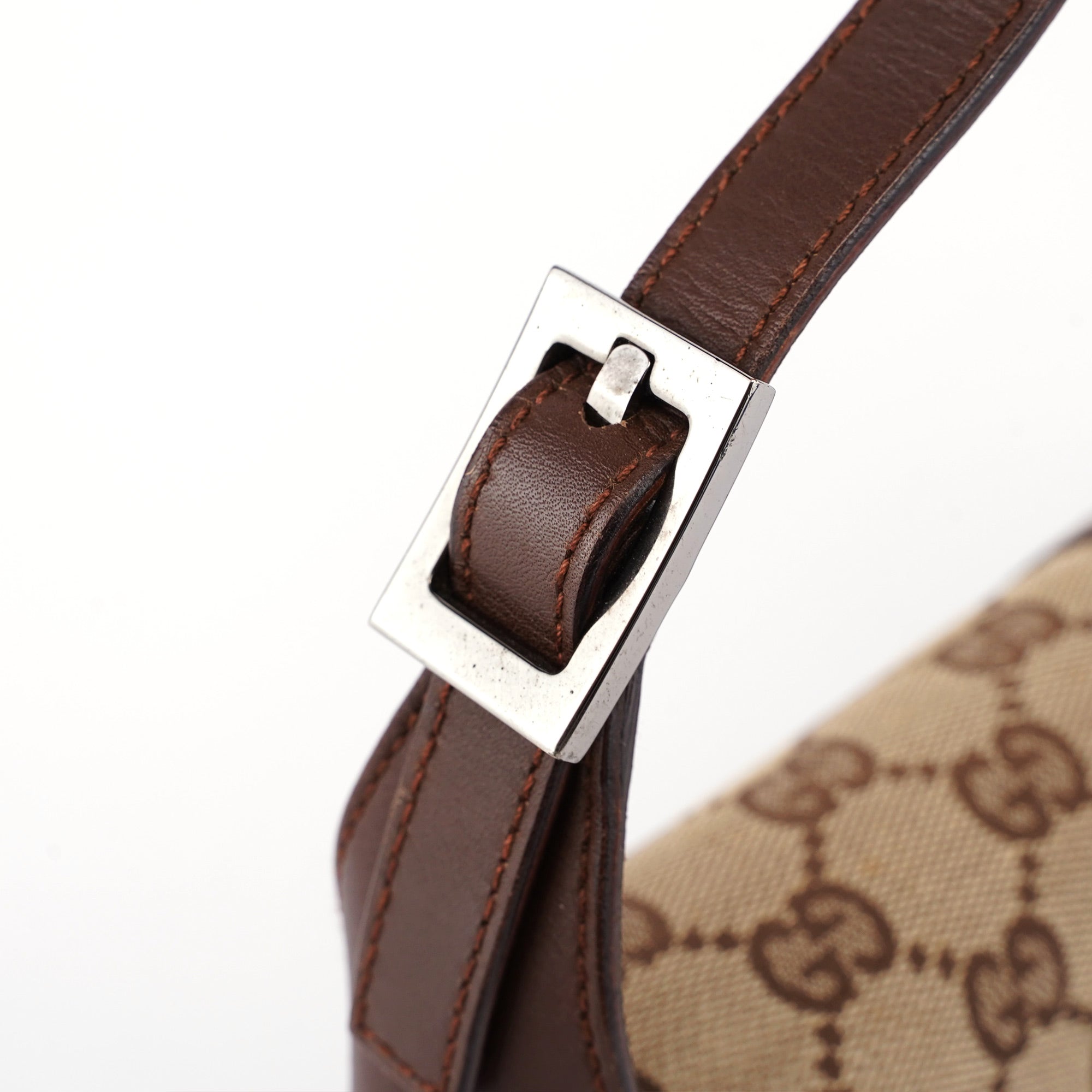 Gucci Jackie Schultertasche aus GG Canvas in Beige und Braun