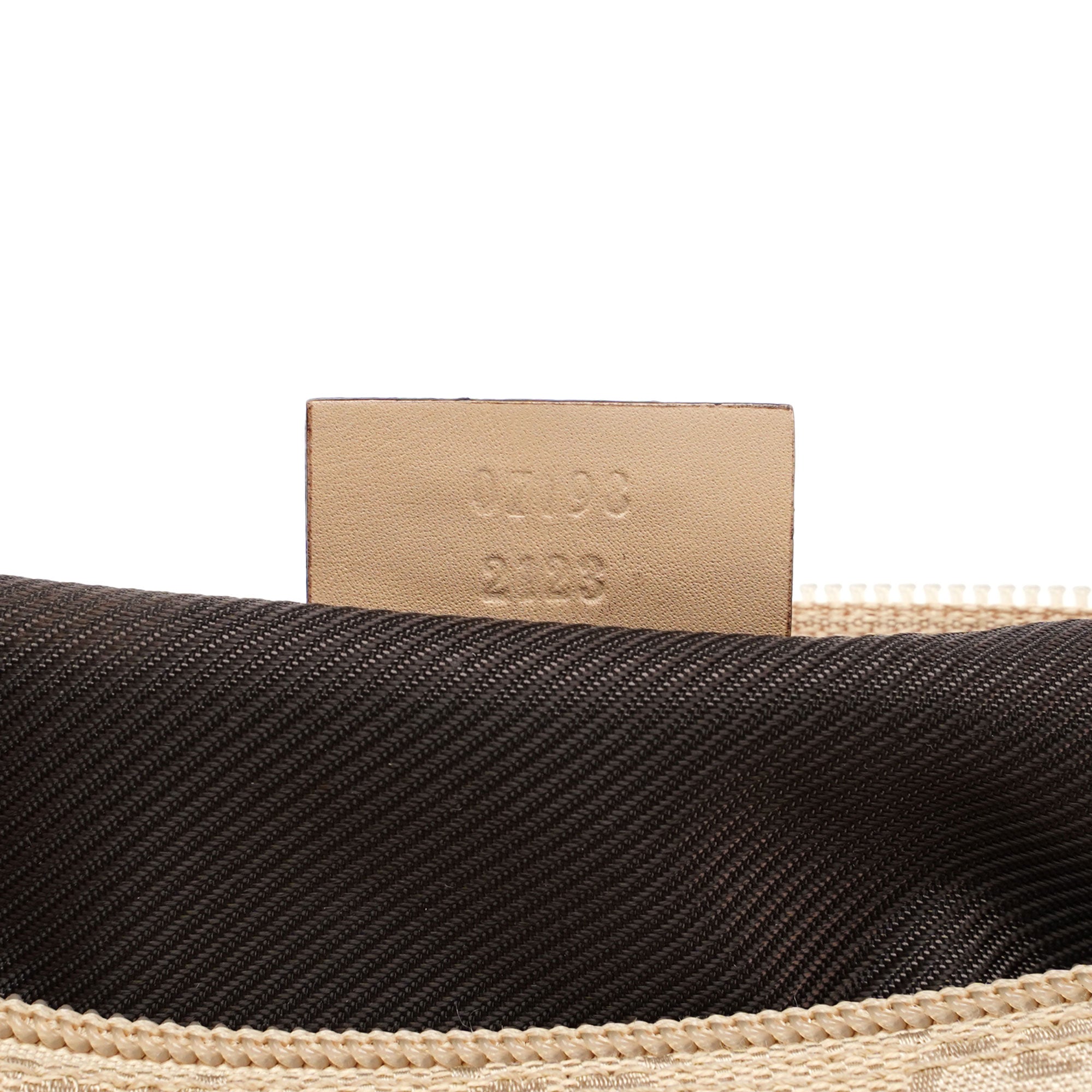 Gucci Beige GG Boat Pochette