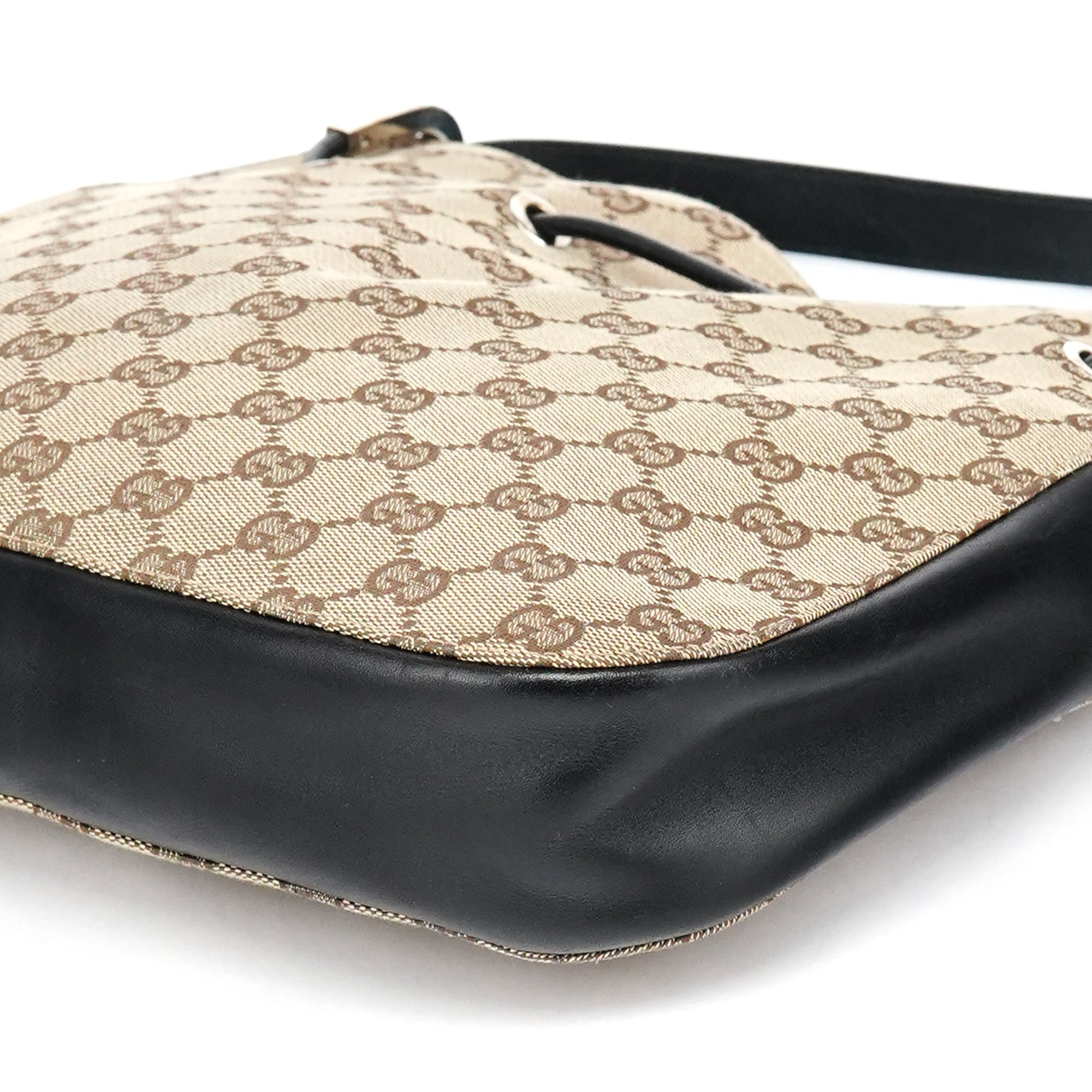 Gucci Schultertasche mit Kordelzug aus beigem GG Canvas