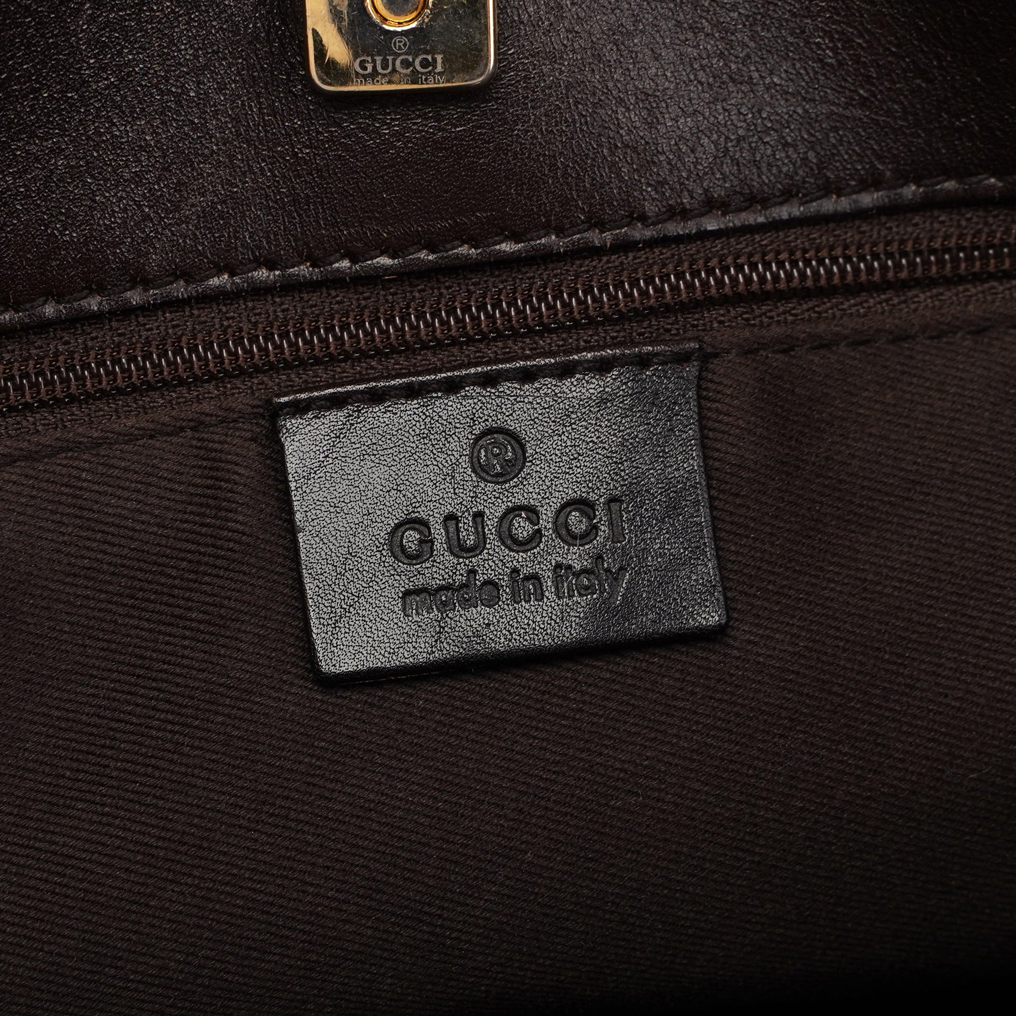 Gucci Schultertasche aus beigem GG Canvas