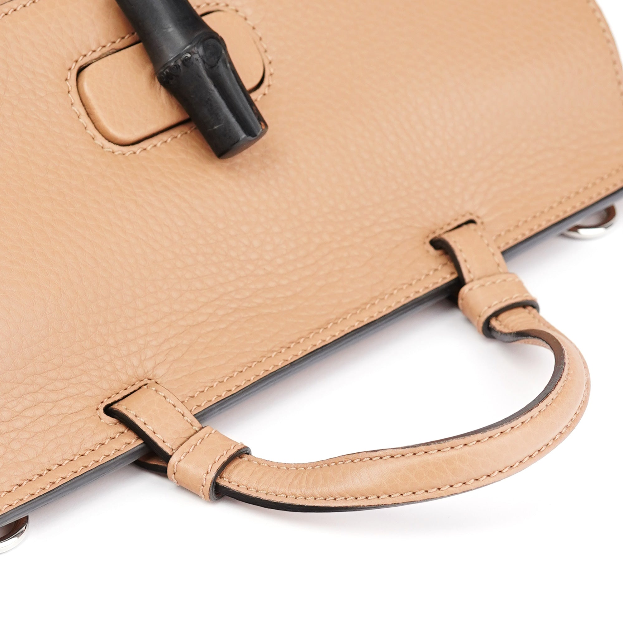 Gucci Sac deux portés Bamboo Turnlock en cuir beige