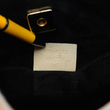 Gucci Schultertasche mit Kette aus Lackleder in Beige