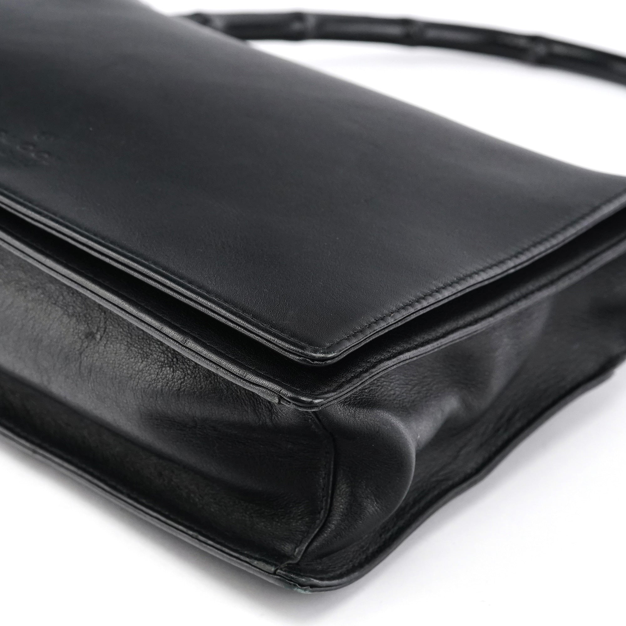 Gucci Sac porté épaule Bamboo à rabat en cuir de veau noir