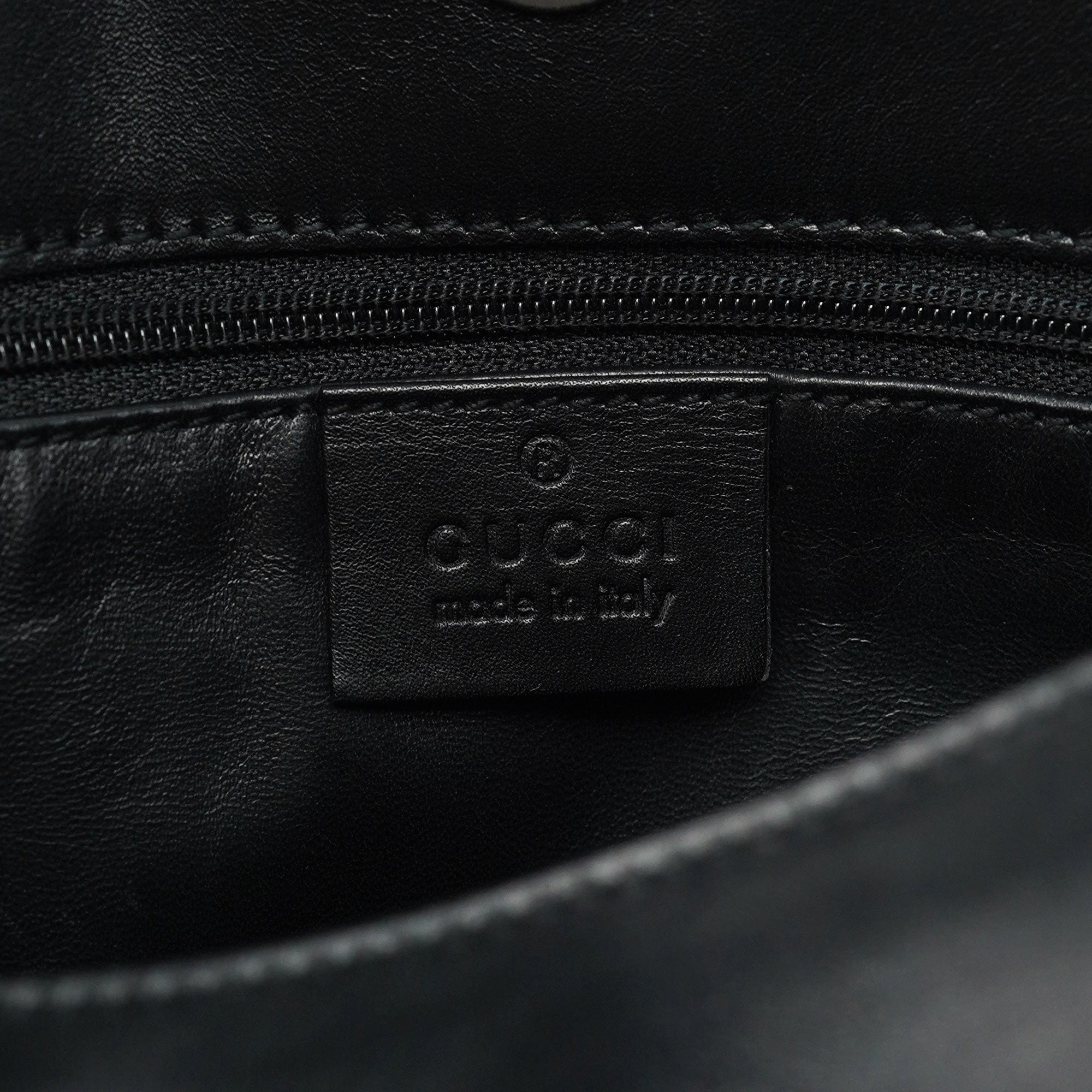 Gucci Sac hobo en cuir de veau noir