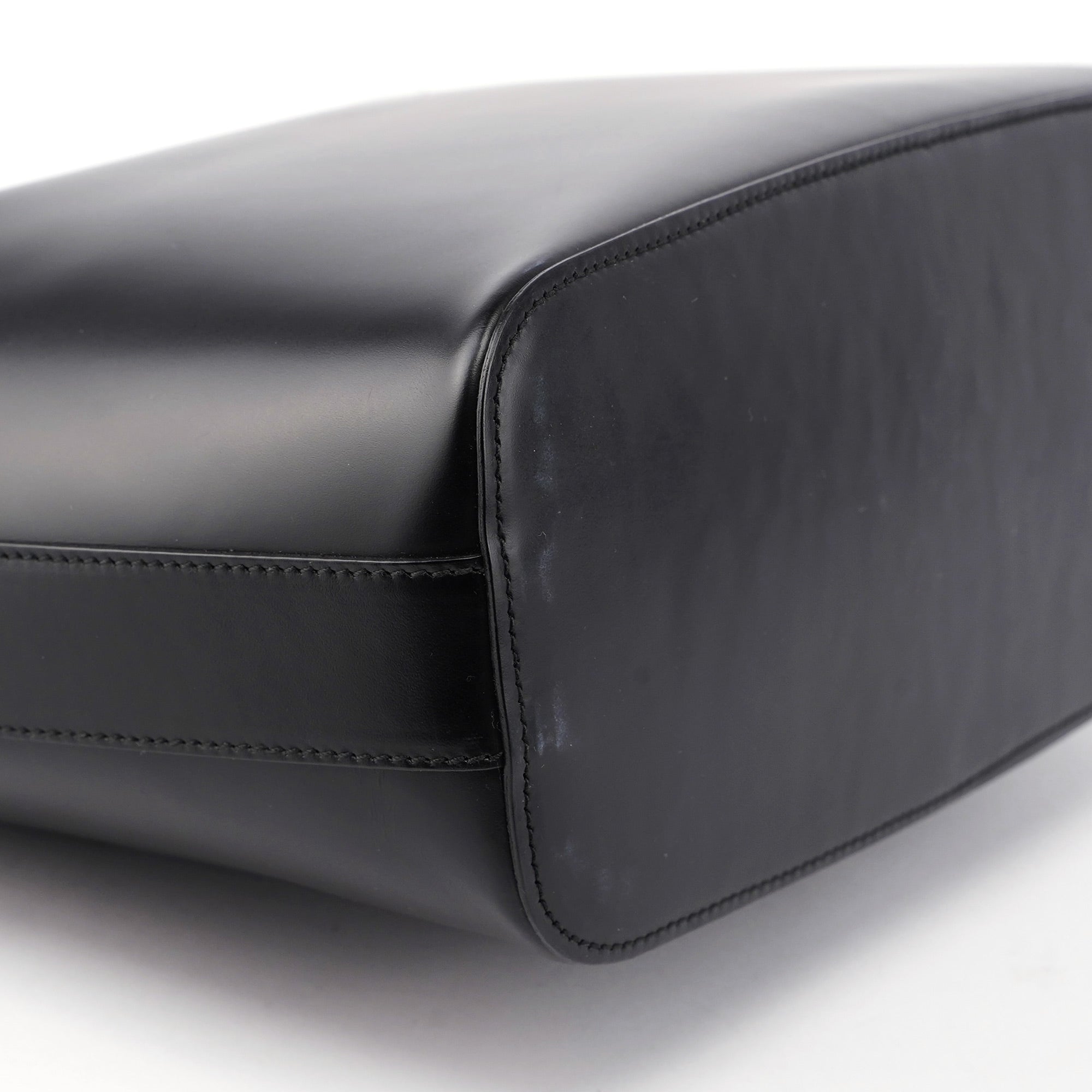 Gucci Sac hobo en cuir de veau noir