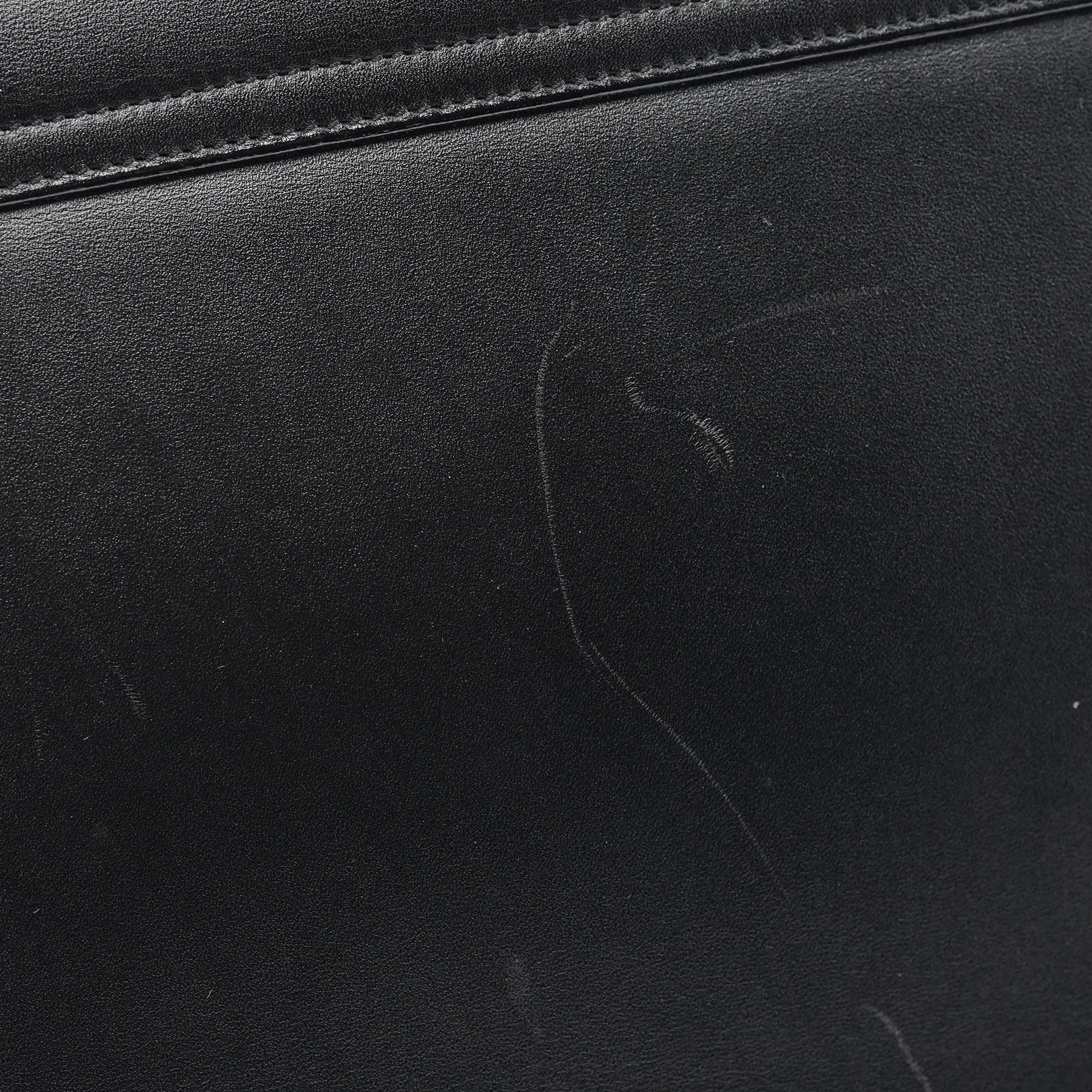 Gucci Square G Schultertasche aus schwarzem Kalbsleder