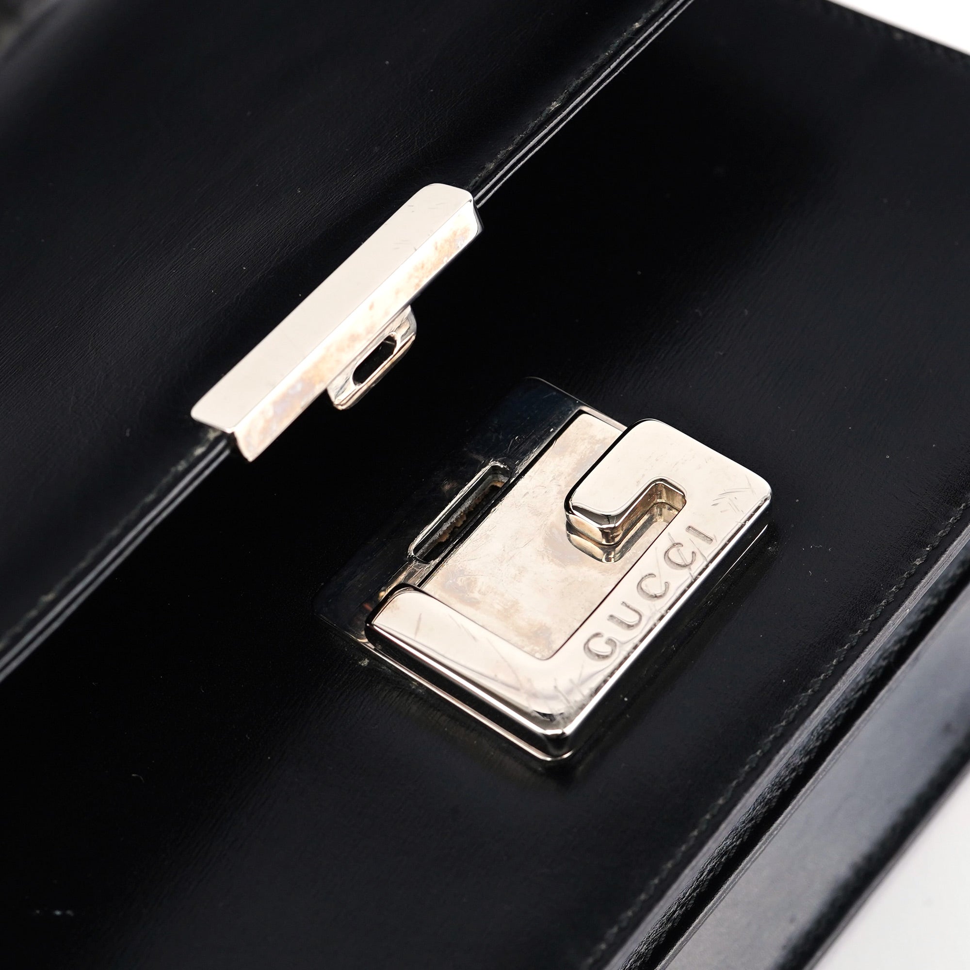 Gucci Sac porté épaule Square G en cuir de veau noir