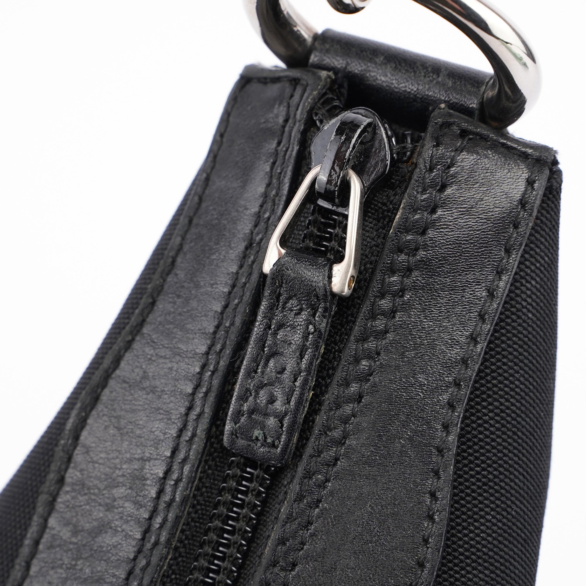Gucci Bamboo Schultertasche aus schwarzem Canvas