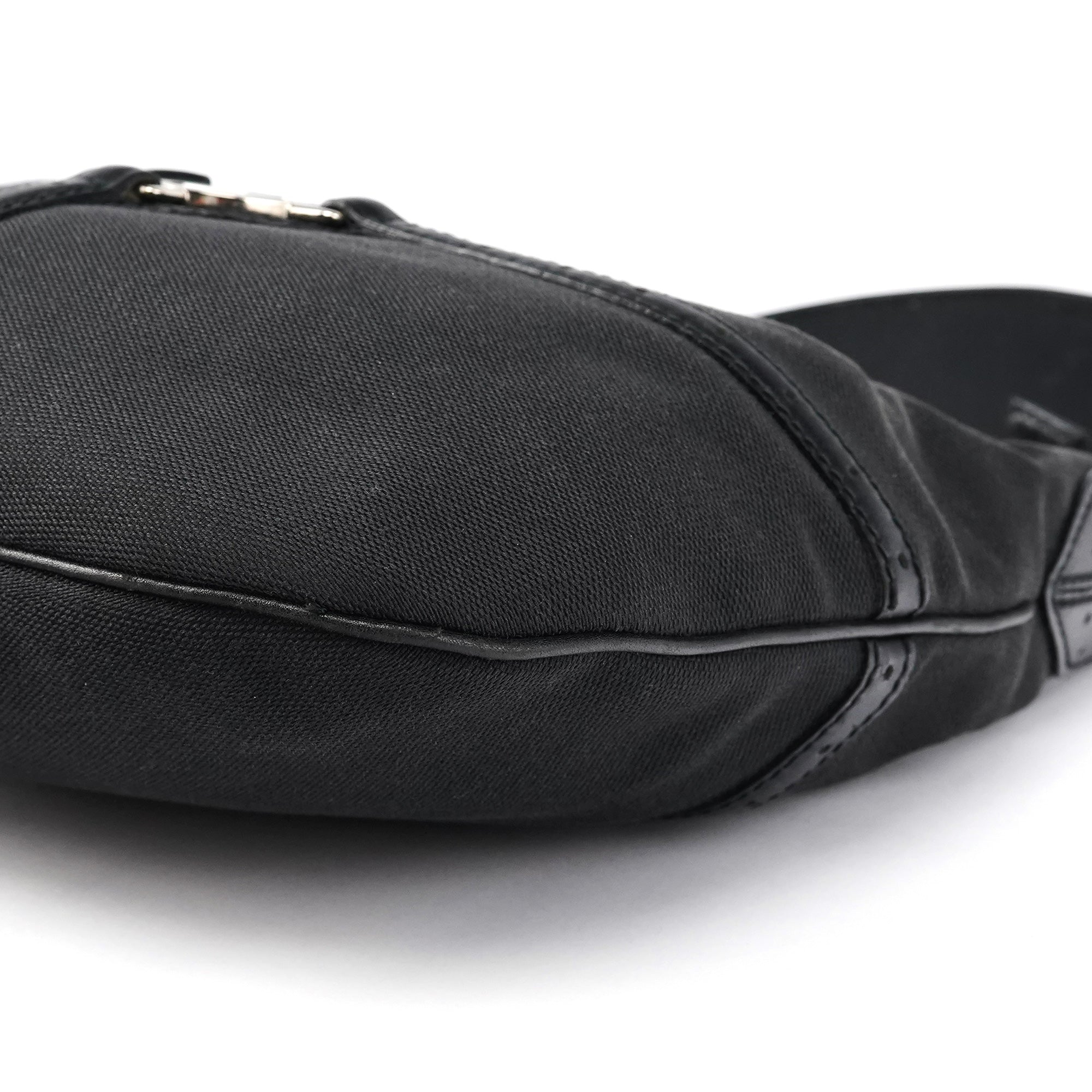 Gucci Sac porté épaule logo GG en toile noire