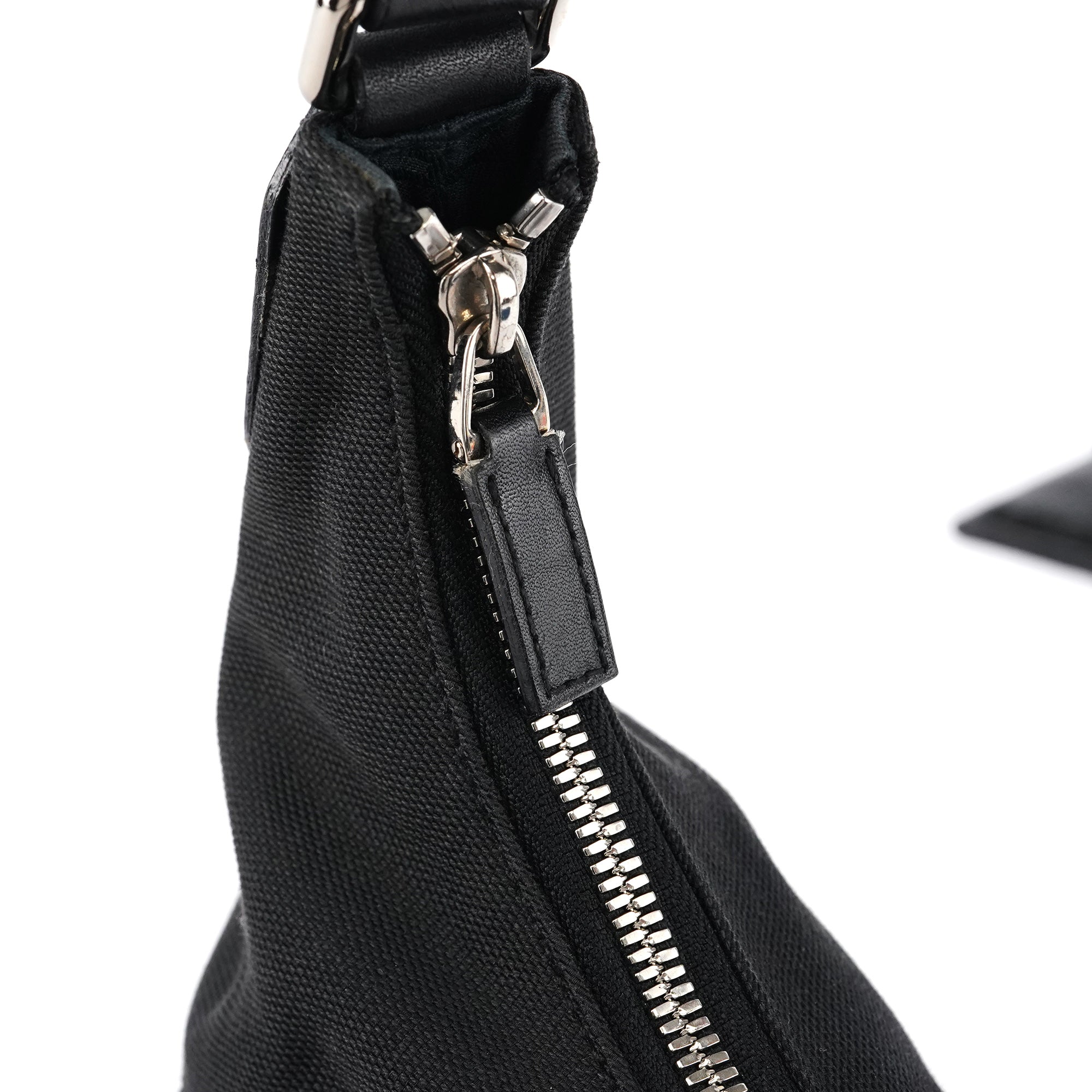 Gucci Sac porté épaule logo GG en toile noire