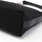Gucci Schultertasche aus schwarzem Canvas