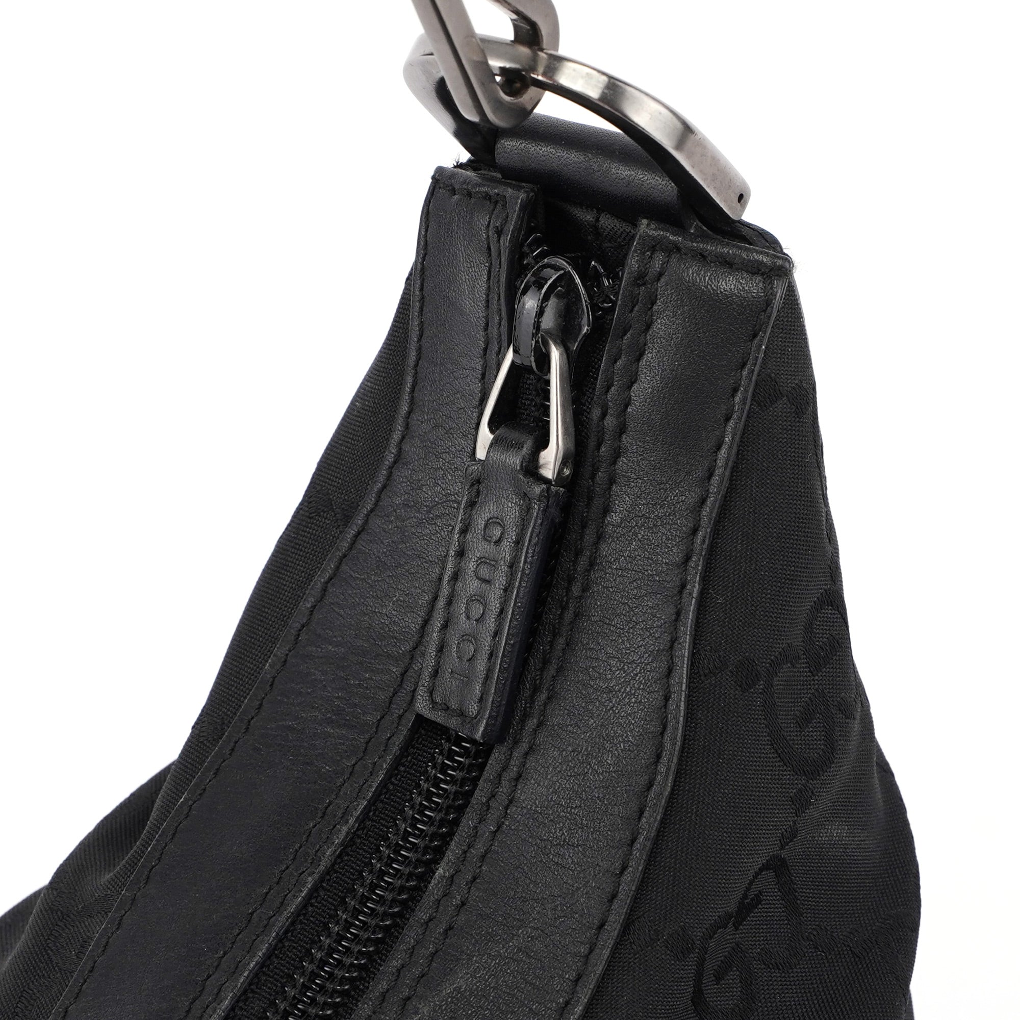 Gucci Bamboo Schultertasche aus schwarzem GG Canvas