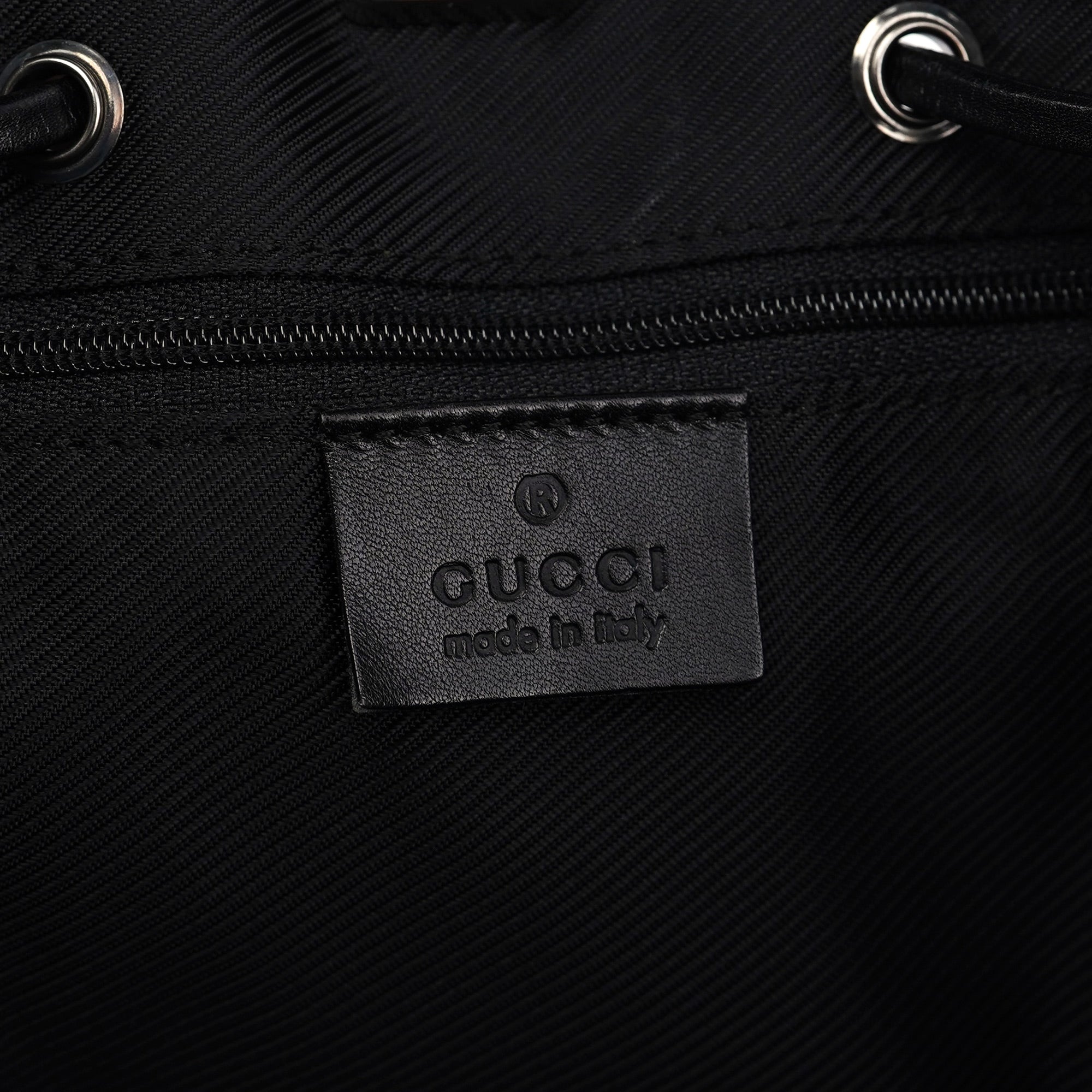 Gucci Sac cabas à lien coulissant en toile GG noire