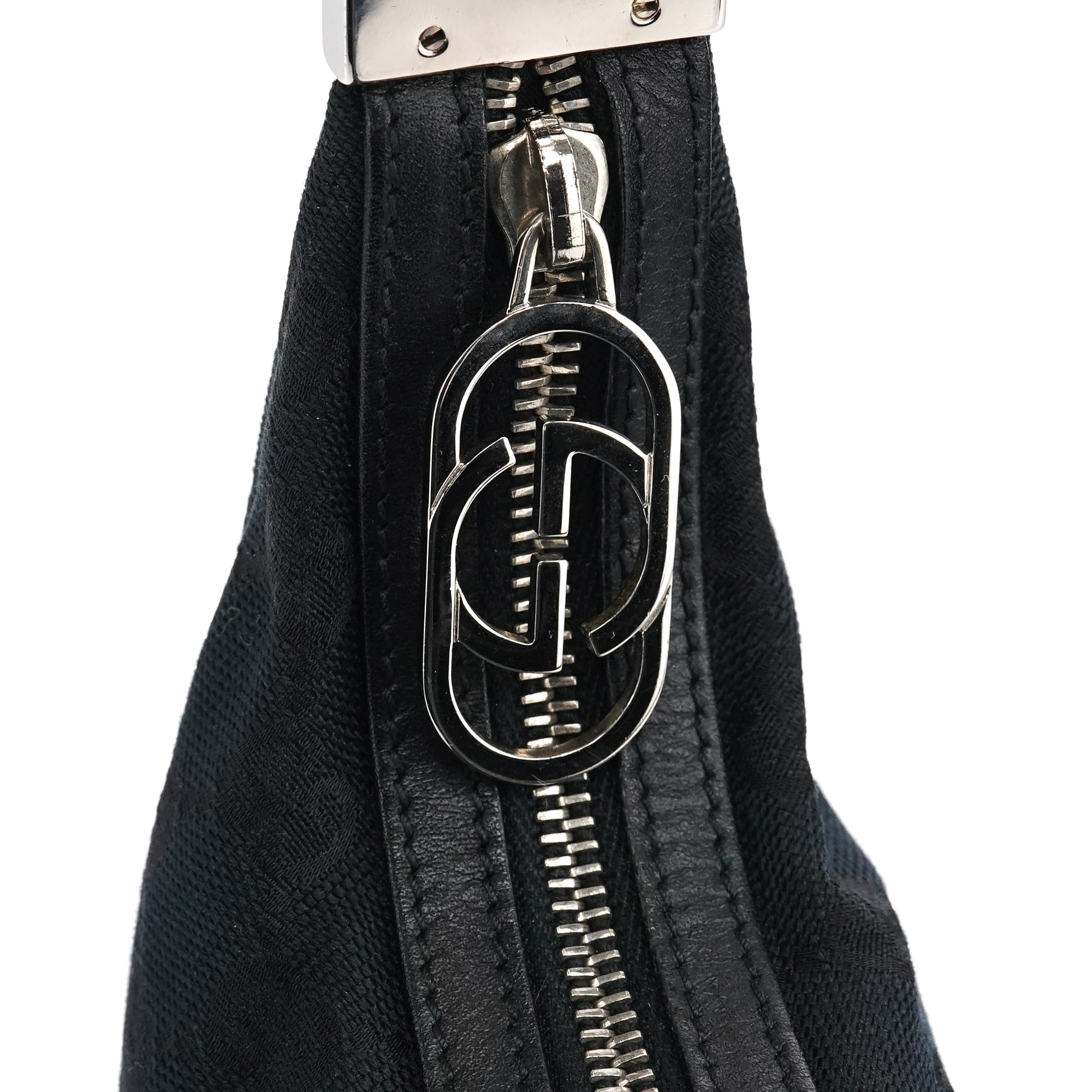Gucci Hobo Bag aus schwarzem GG Canvas