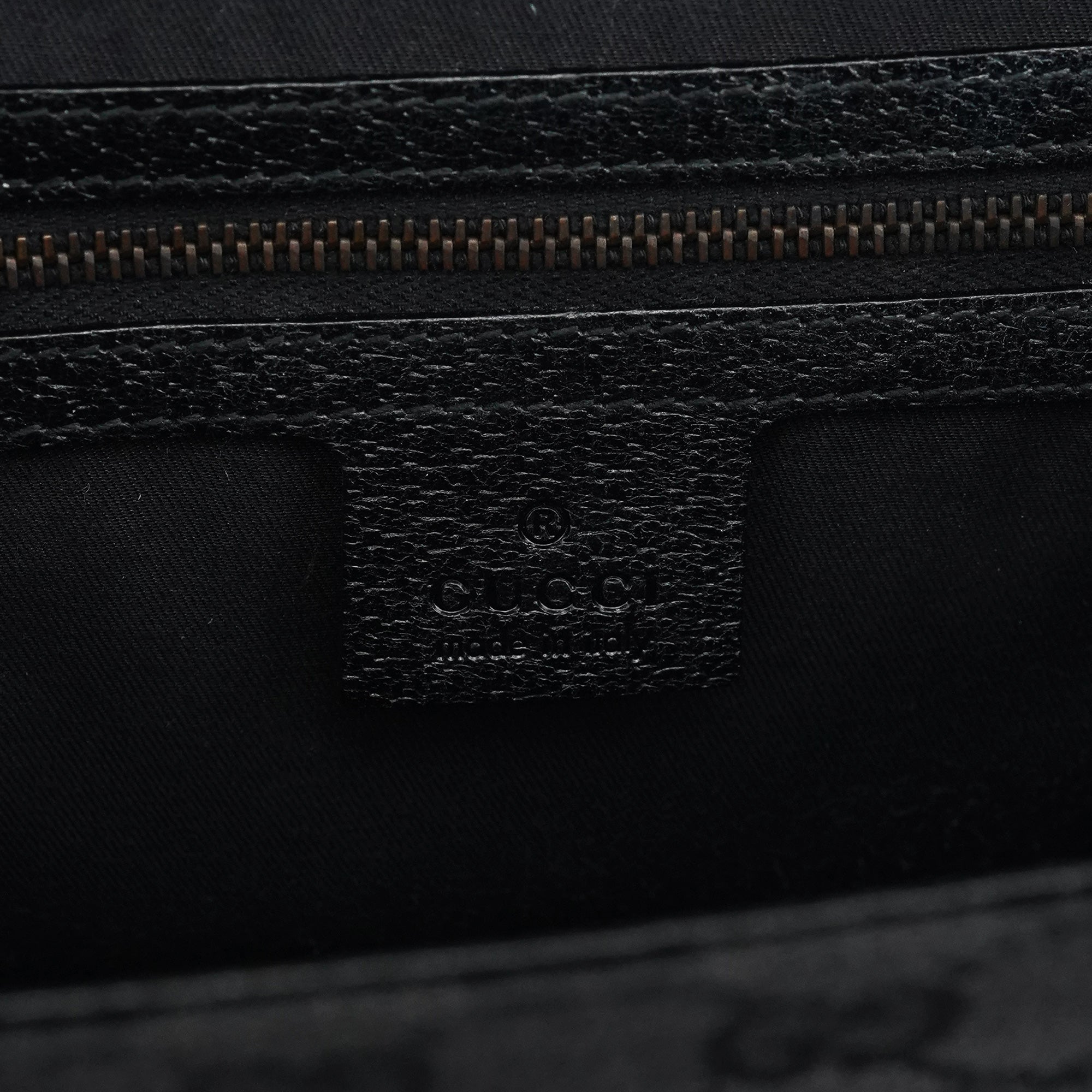Gucci Sac cabas GG clouté en cuir noir