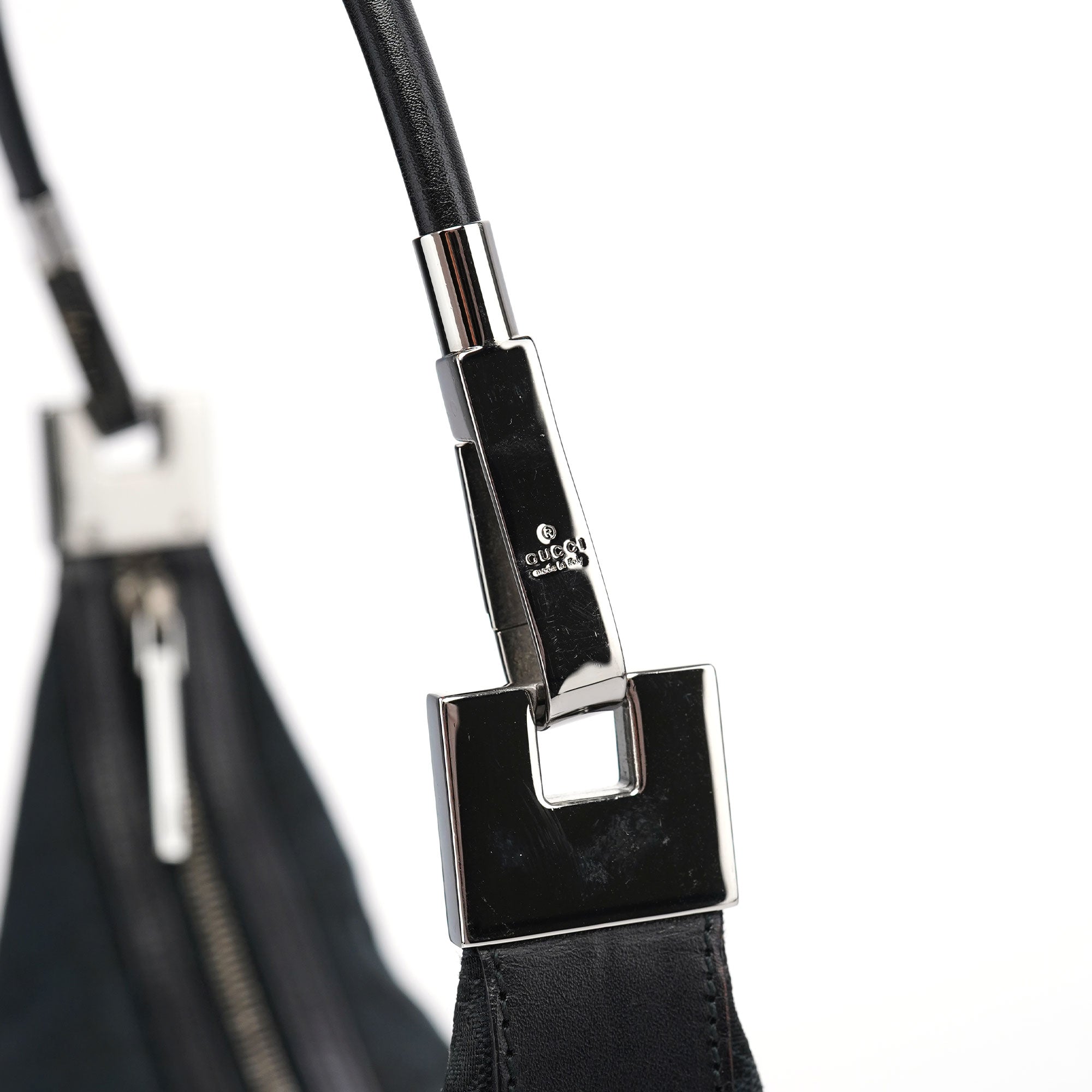 Gucci Sac porté épaule en toile GG noire