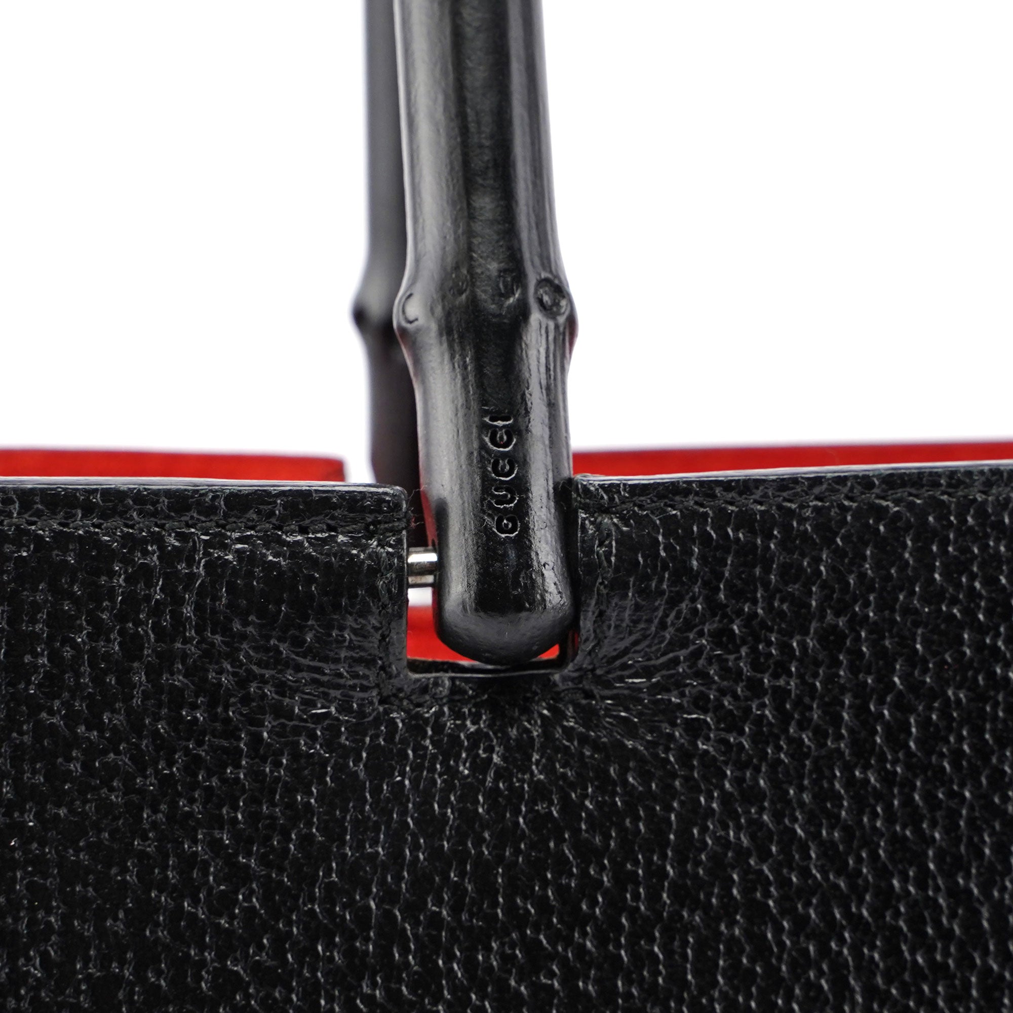Gucci Bamboo Tote Bag aus schwarzem Leder mit rotem Innenfutter