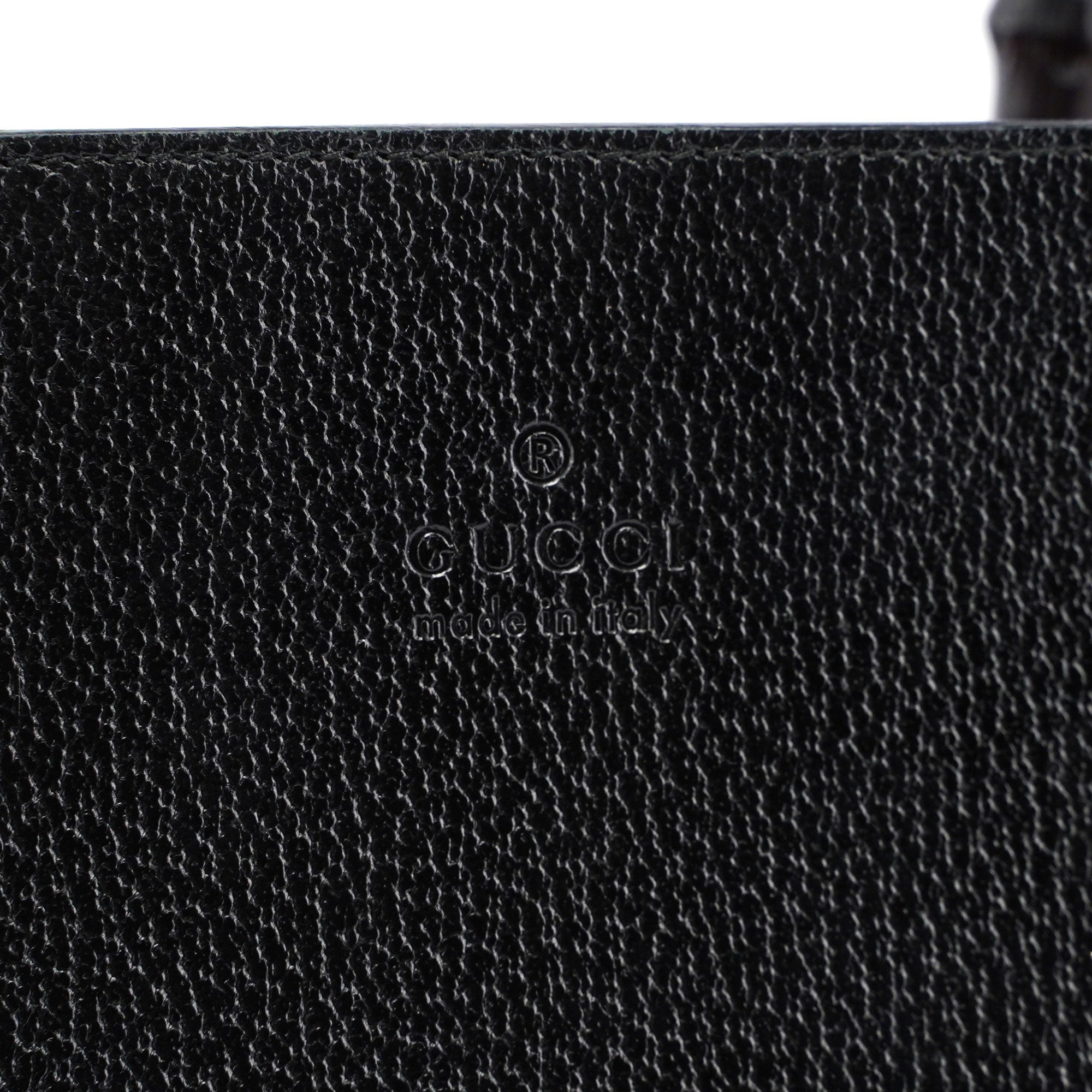 Gucci Bamboo Tote Bag aus schwarzem Leder mit rotem Innenfutter