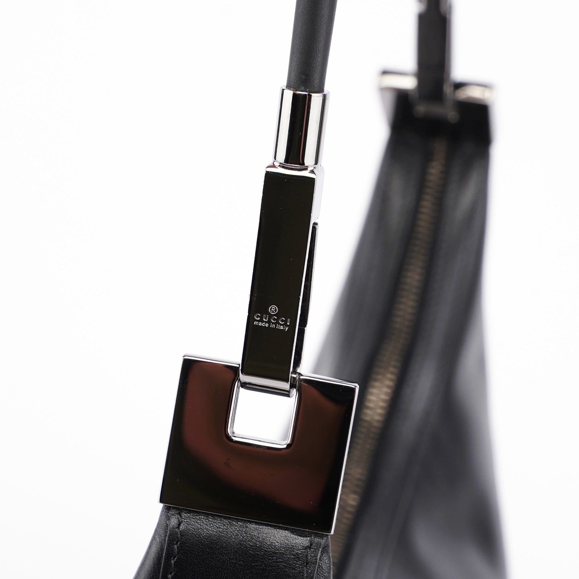 Gucci Schultertasche aus schwarzem Leder