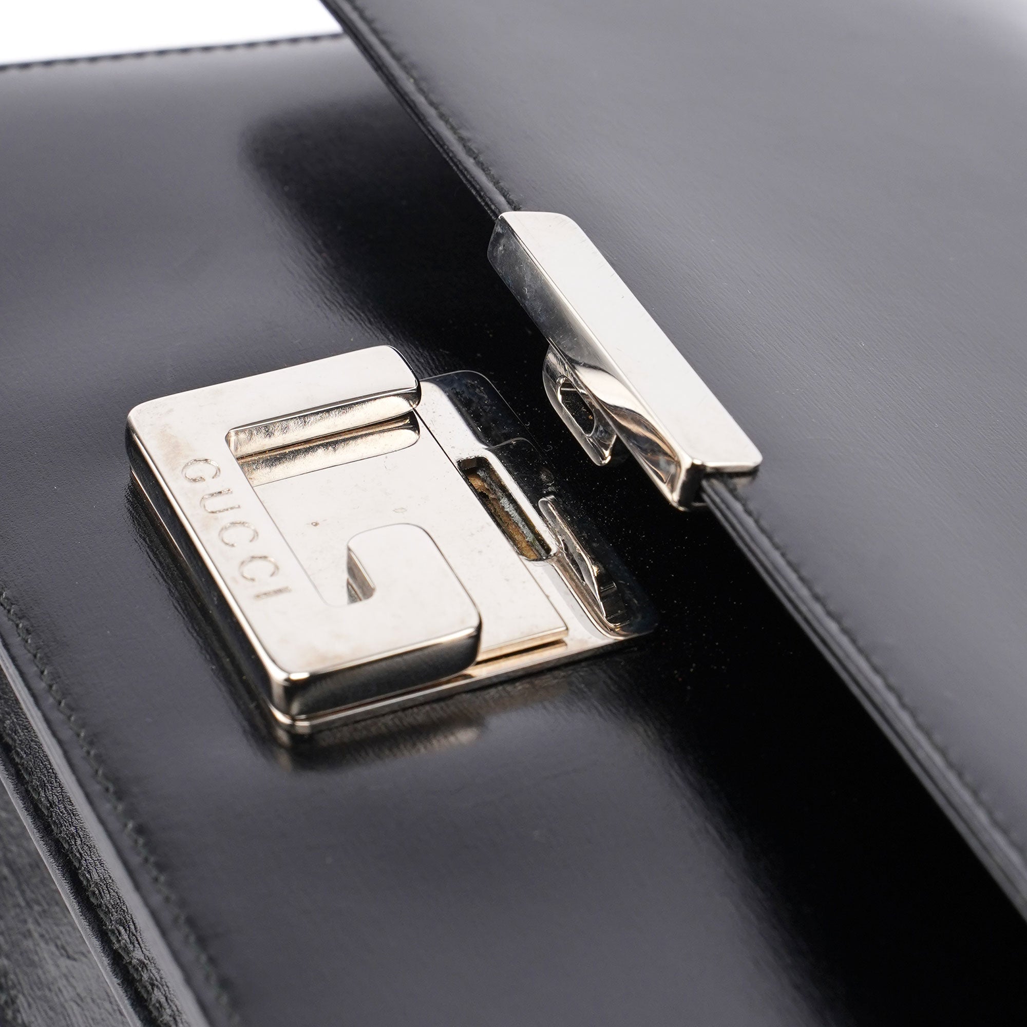 Gucci Sac porté épaule Square G en cuir noir