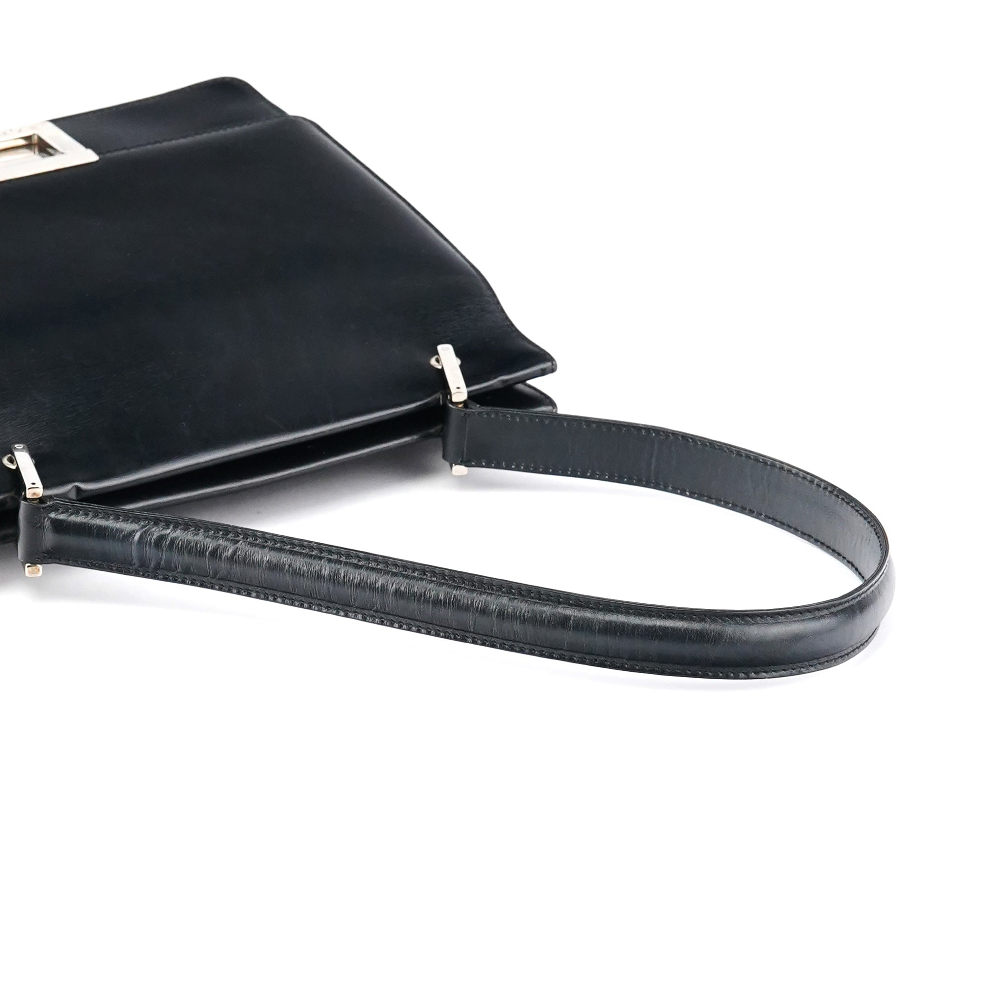 Gucci Square G Schultertasche aus schwarzem Leder