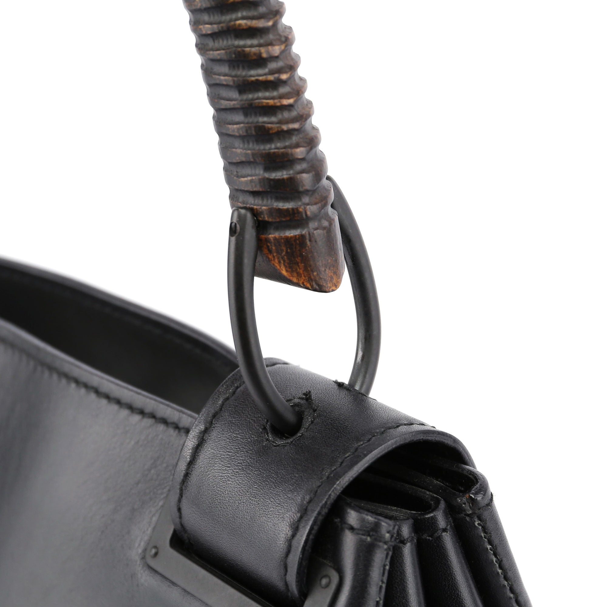 Gucci Sac à poignée en cuir noir et bois