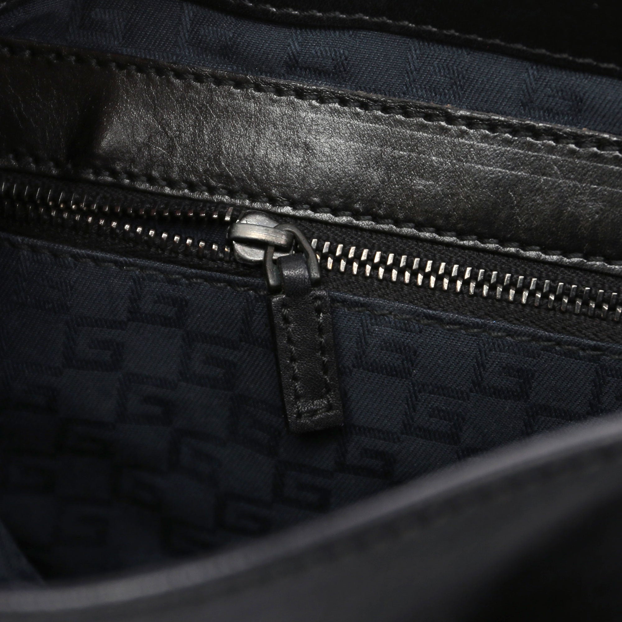 Gucci Sac à poignée en cuir noir et bois