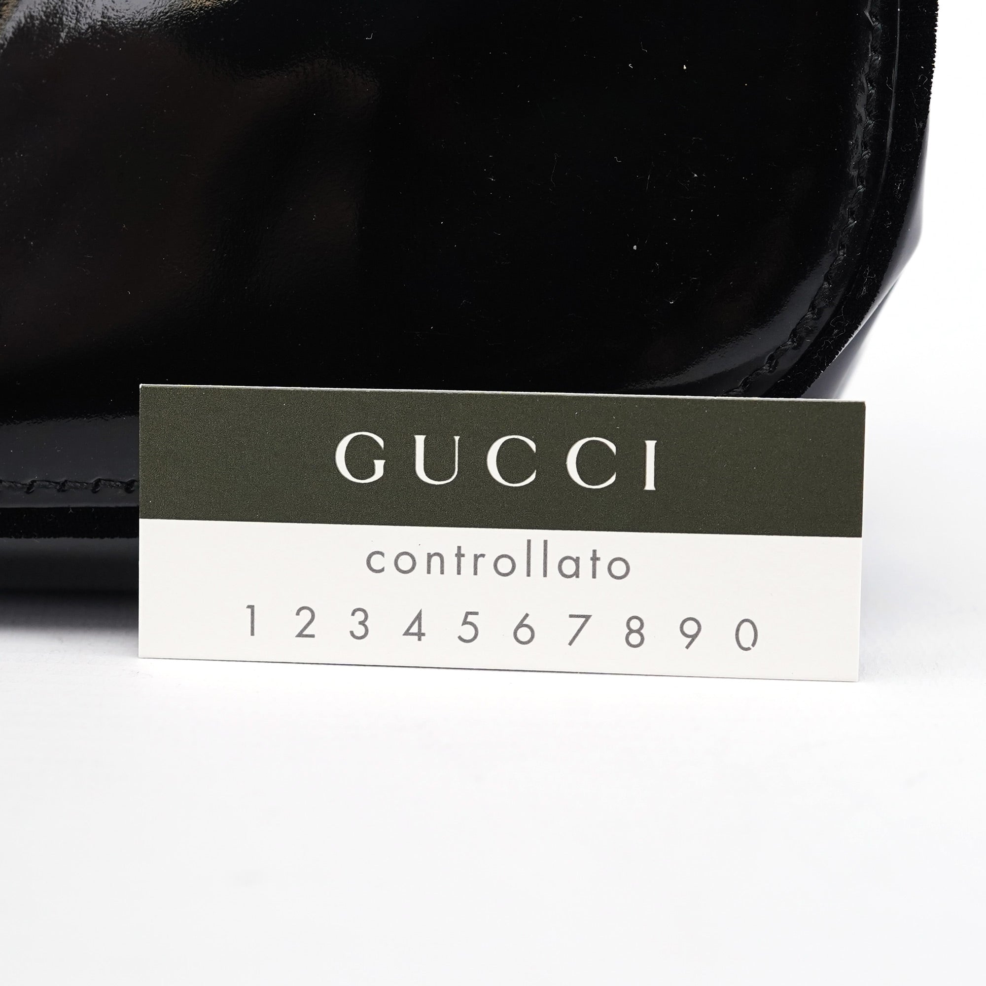 Gucci Bamboo Schultertasche aus schwarzem Lackleder