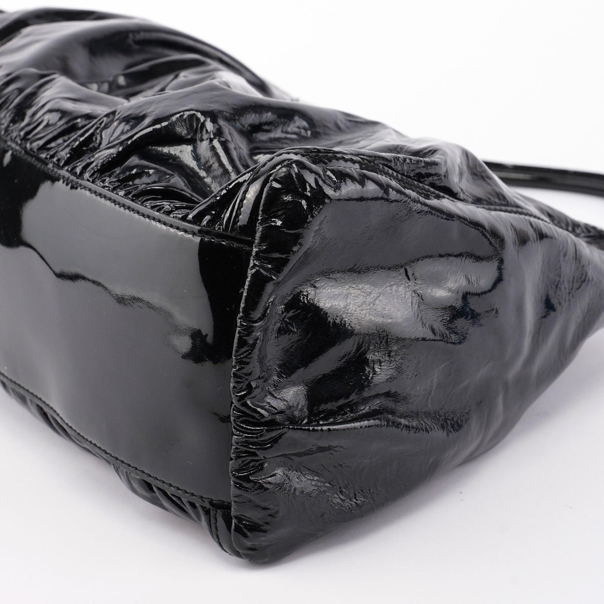 Gucci Sac porté épaule D-Ring en cuir verni noir
