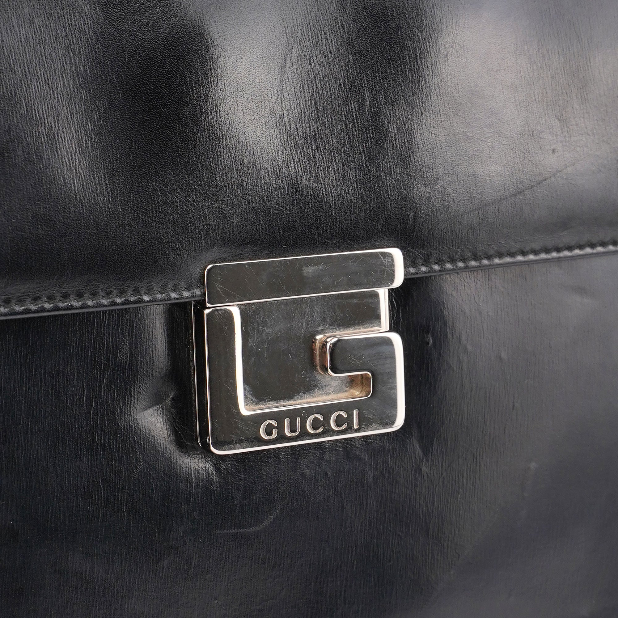 Gucci Square G Schultertasche aus schwarzem Leder mit silberfarbenen Beschlägen